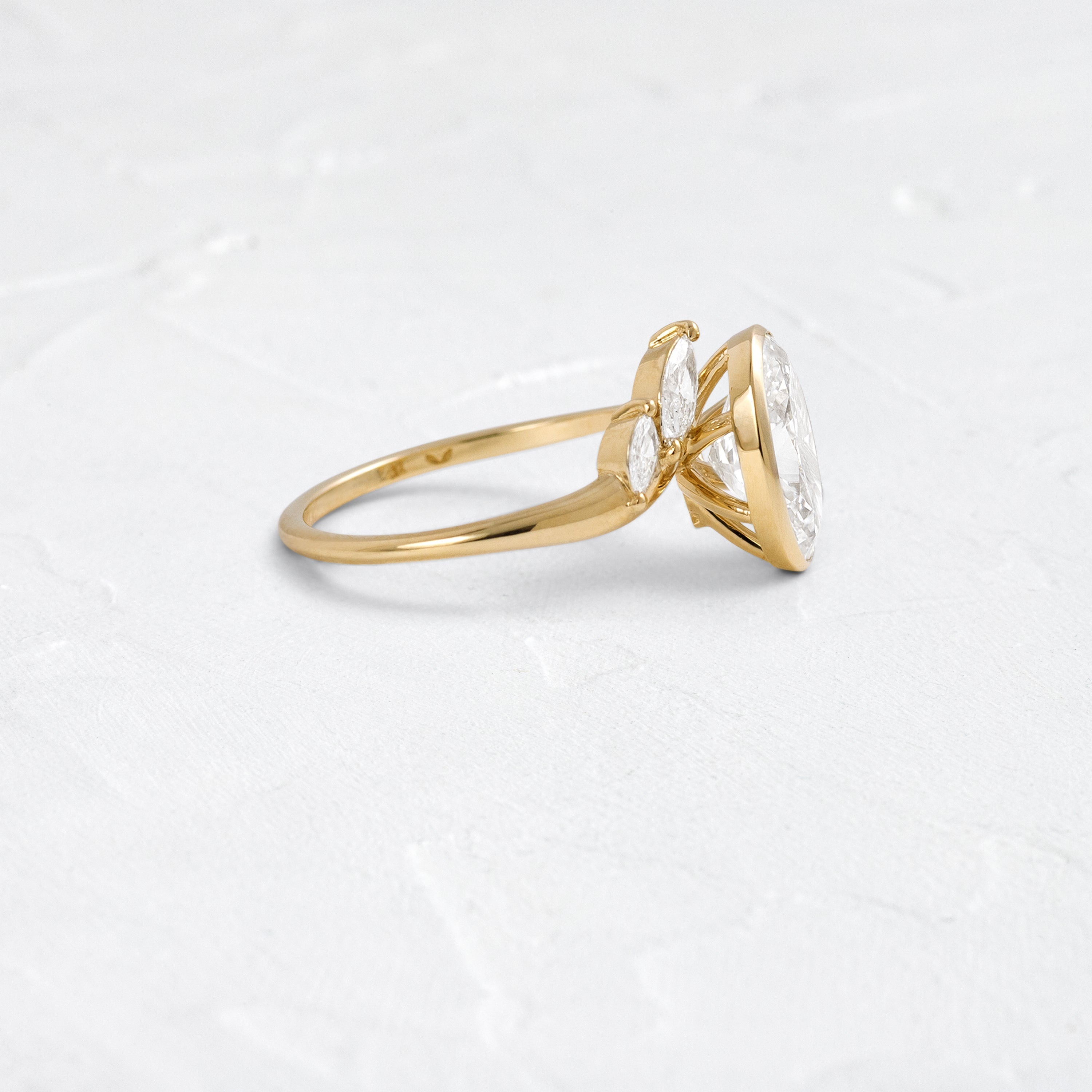 Solitaire-Oval Lab Grown Diamond Engagement Ring