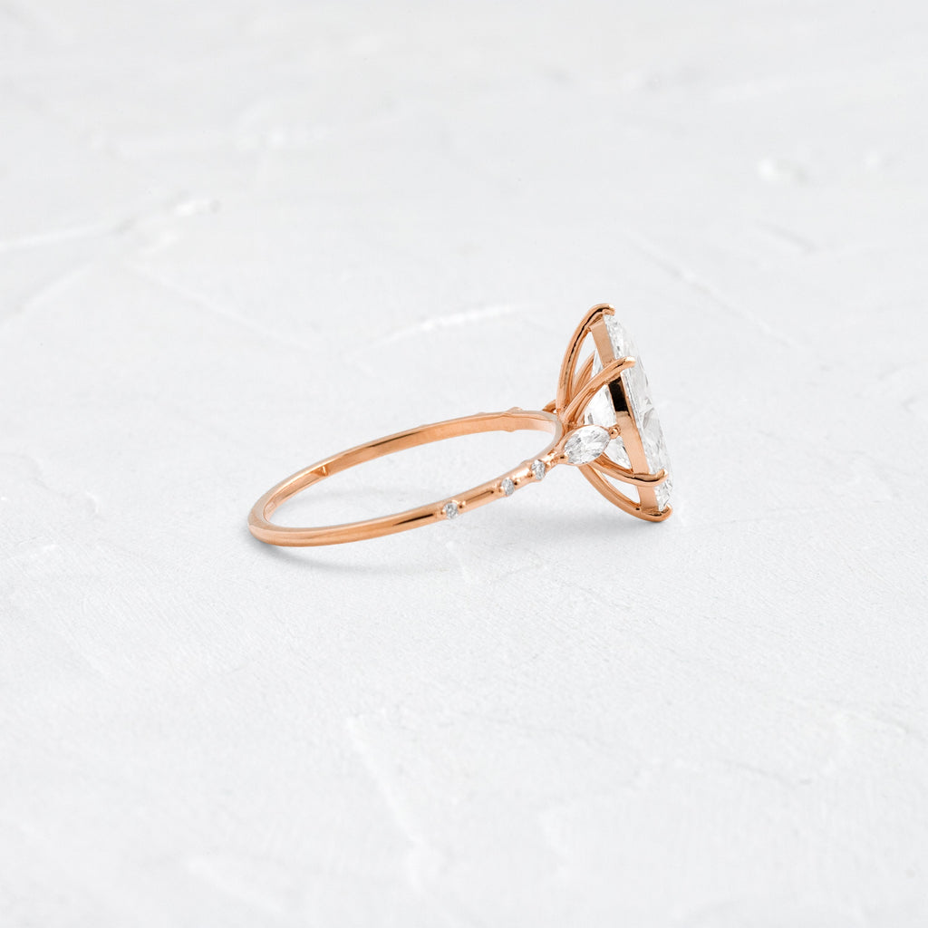 Solitaire-Oval Lab Grown Diamond Engagement Ring