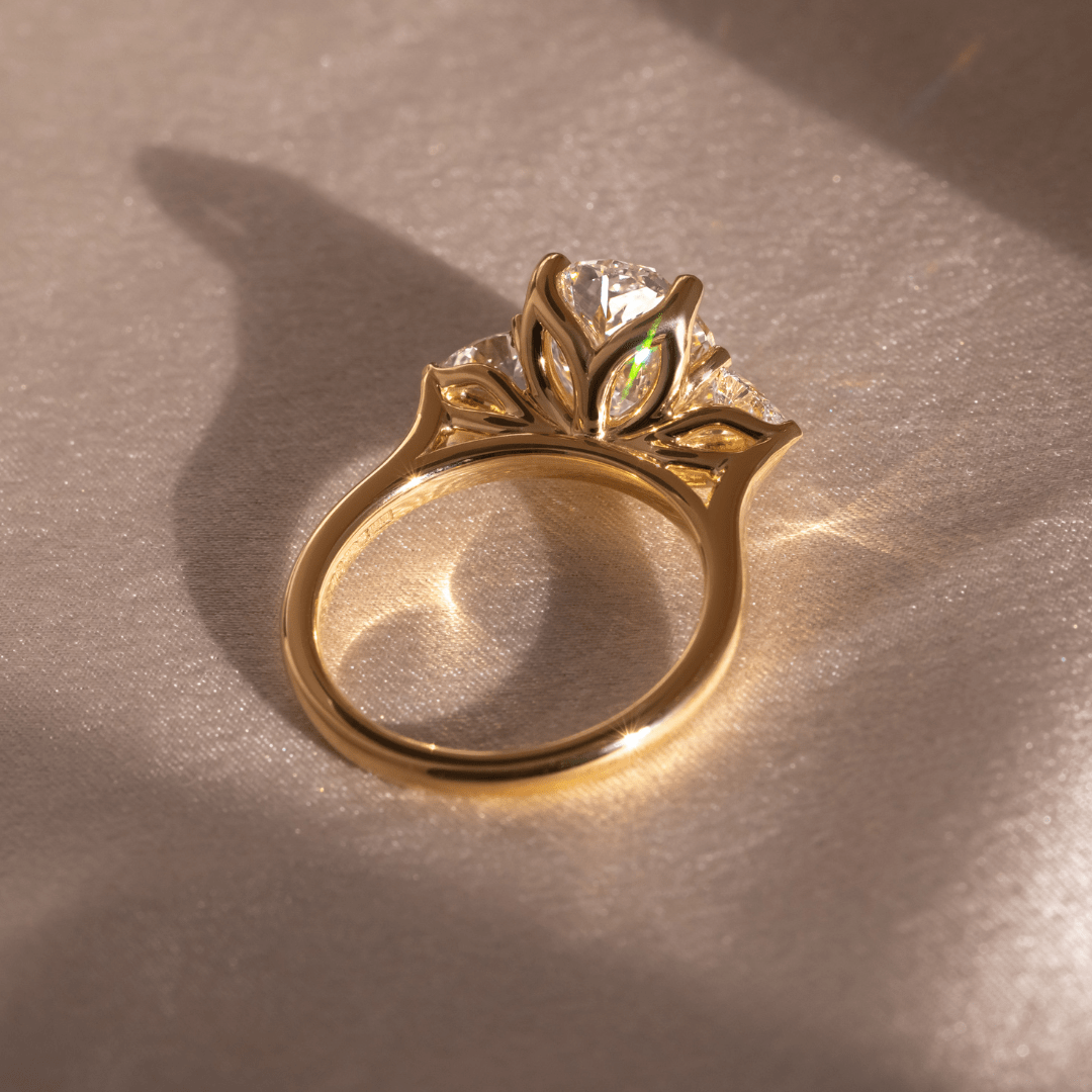 Solitaire-Oval Lab Grown Diamond Engagement Ring