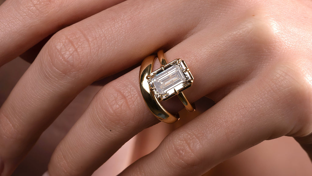 Solitaire-Oval Lab Grown Diamond Engagement Ring