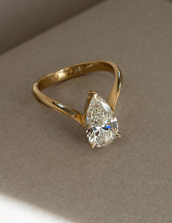 Solitaire V Curved Shank-Pear Lab Grown Diamond Engagement Ring - Solitaire-Oval Lab Grown Diamond Engagement Ring