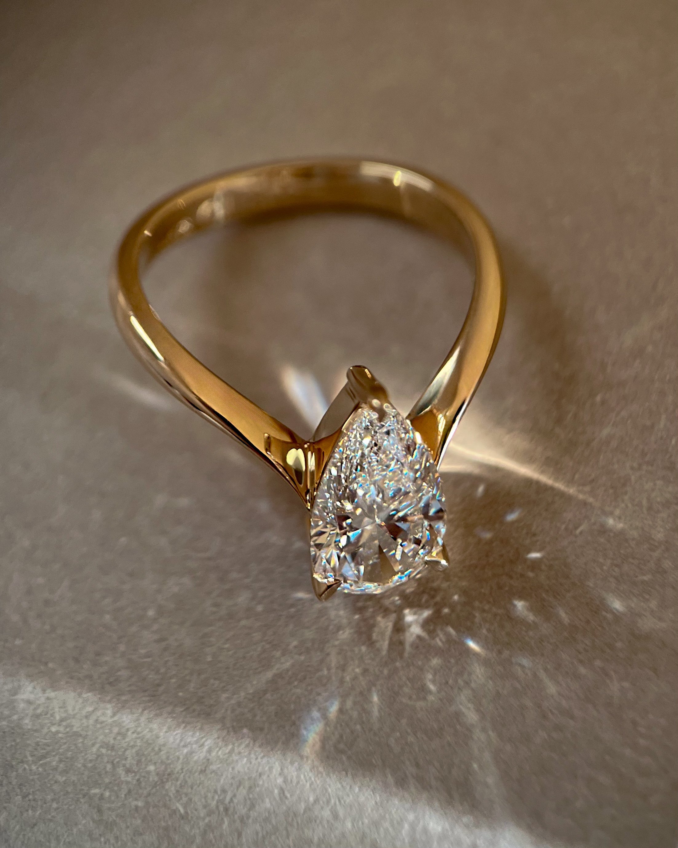 Solitaire-Oval Lab Grown Diamond Engagement Ring