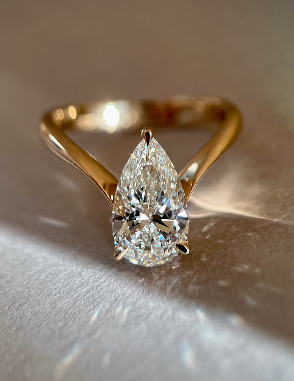 Solitaire V Curved Shank-Pear Lab Grown Diamond Engagement Ring - Solitaire-Oval Lab Grown Diamond Engagement Ring