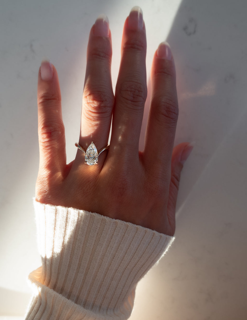 Solitaire-Oval Lab Grown Diamond Engagement Ring