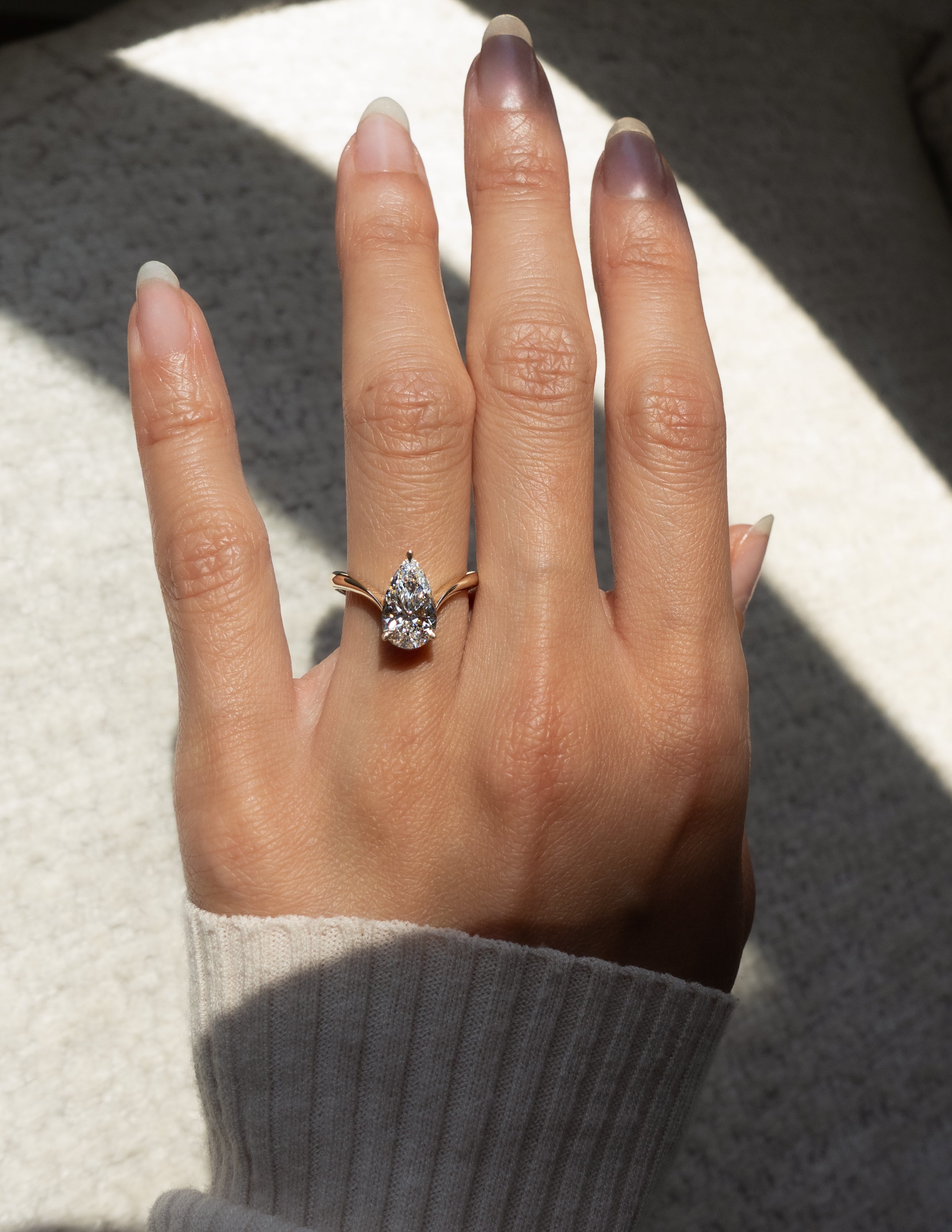 Solitaire-Oval Lab Grown Diamond Engagement Ring