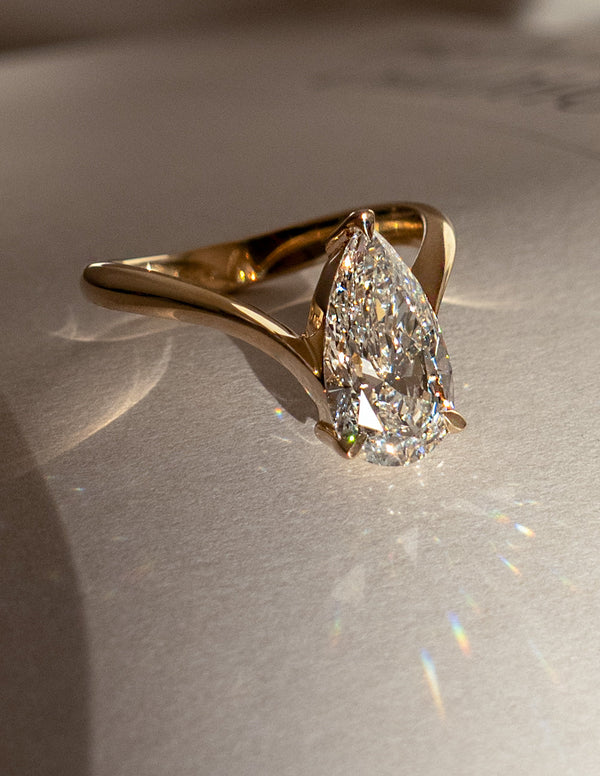 Solitaire V Curved Shank-Pear Lab Grown Diamond Engagement Ring - Solitaire-Oval Lab Grown Diamond Engagement Ring