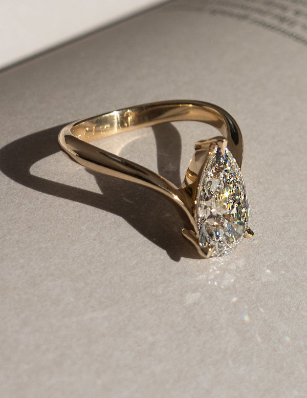 Solitaire V Curved Shank-Pear Lab Grown Diamond Engagement Ring - Solitaire-Oval Lab Grown Diamond Engagement Ring