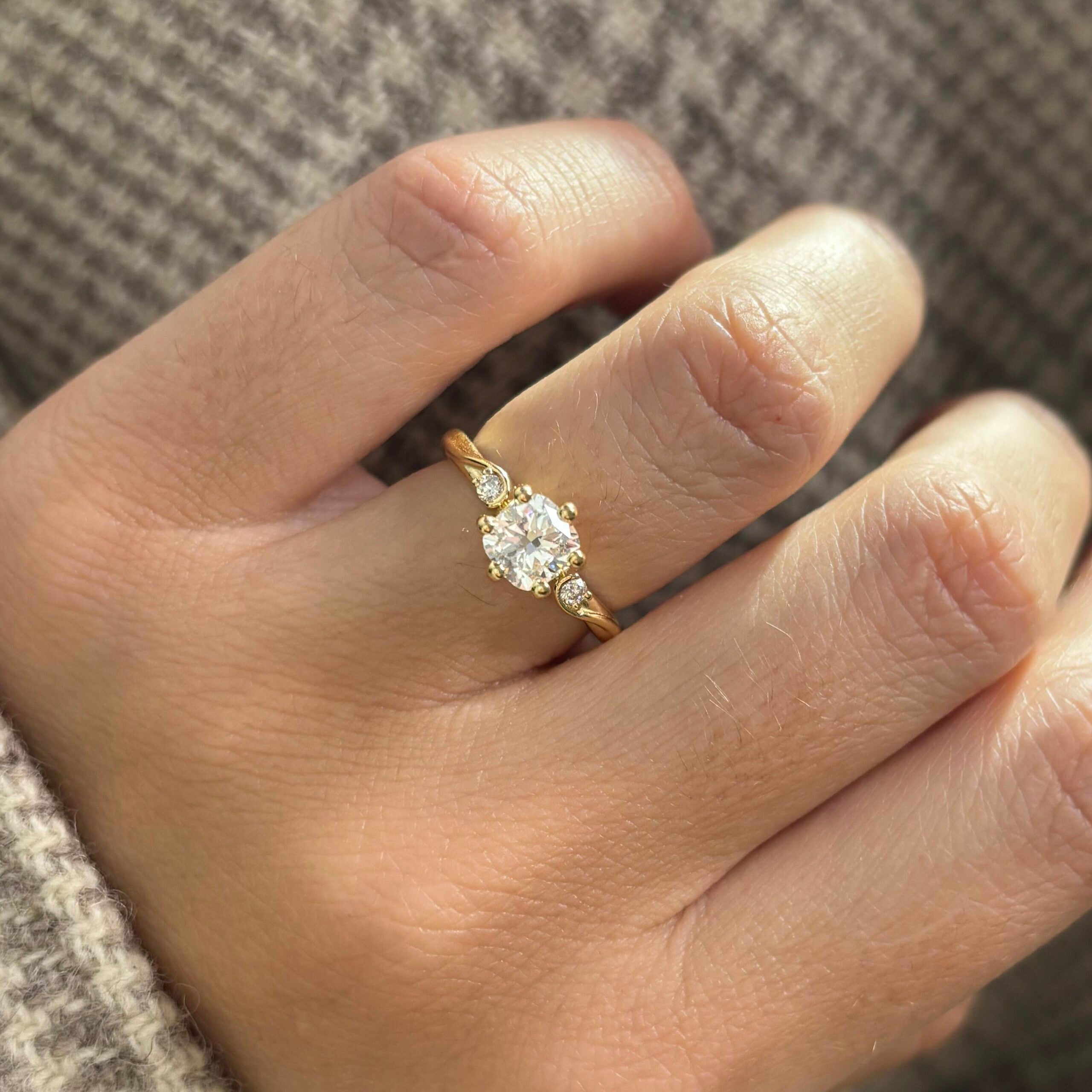 Solitaire-Oval Lab Grown Diamond Engagement Ring