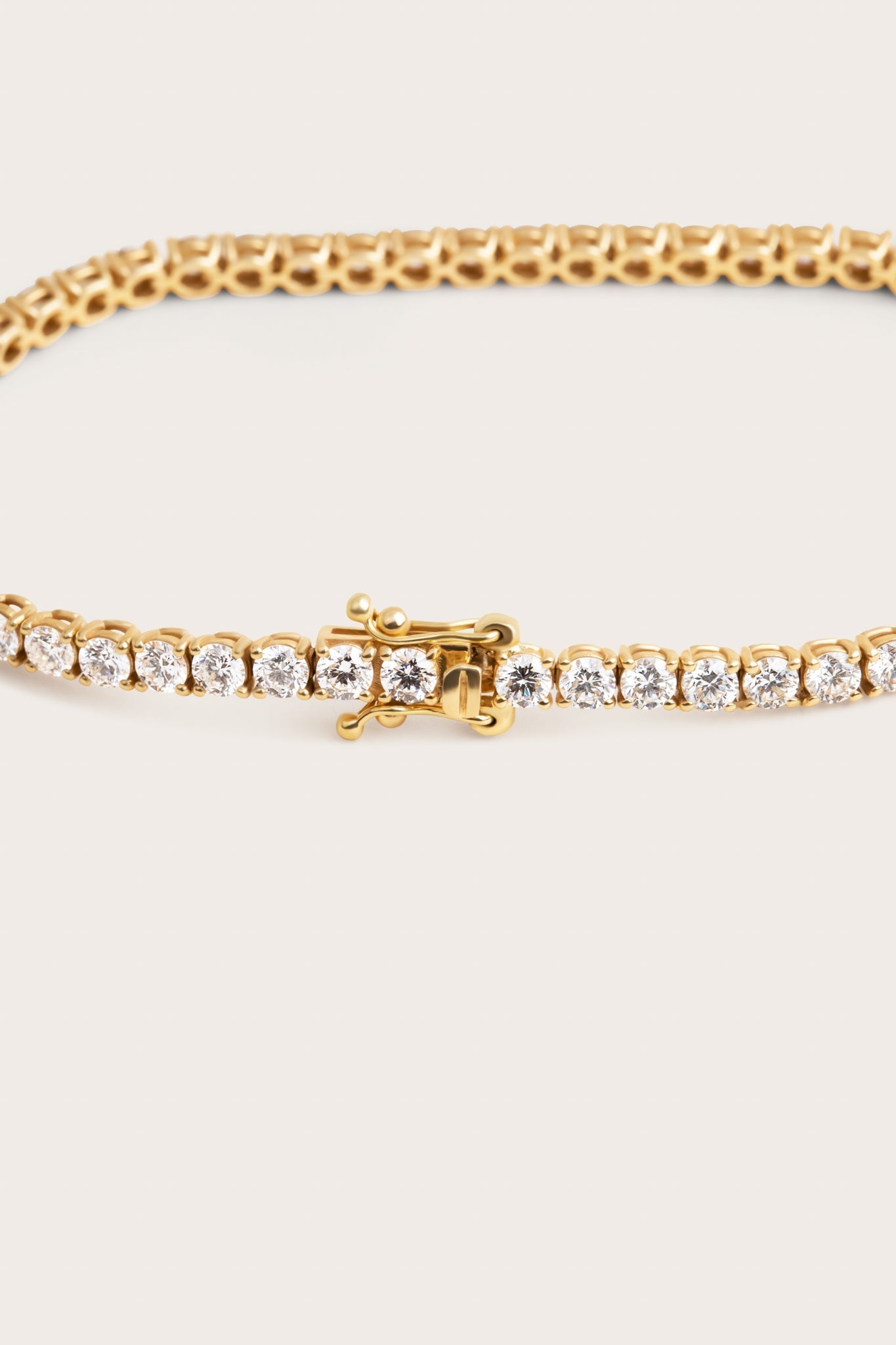 Solitaire Bezel-1.0 CT Oval Lab Grown Diamond Bracelets