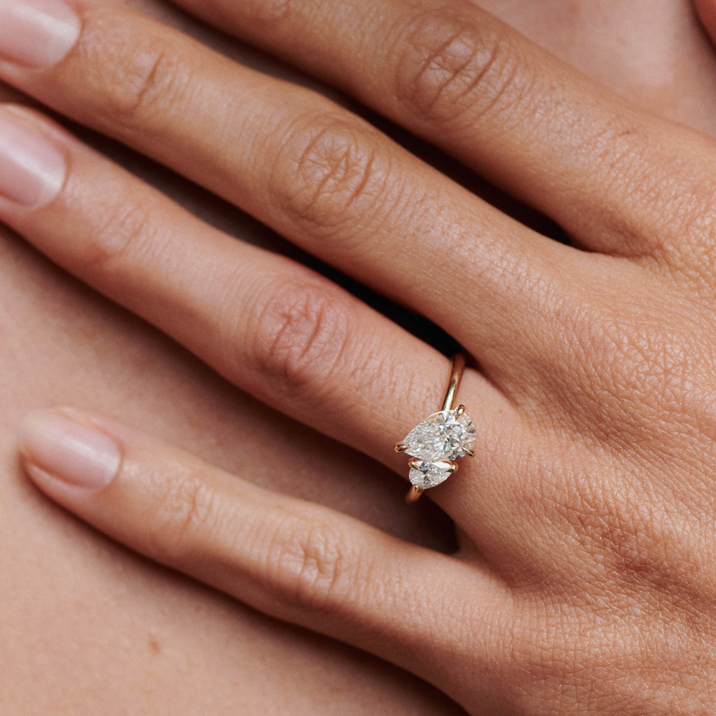 Solitaire-Oval Lab Grown Diamond Engagement Ring
