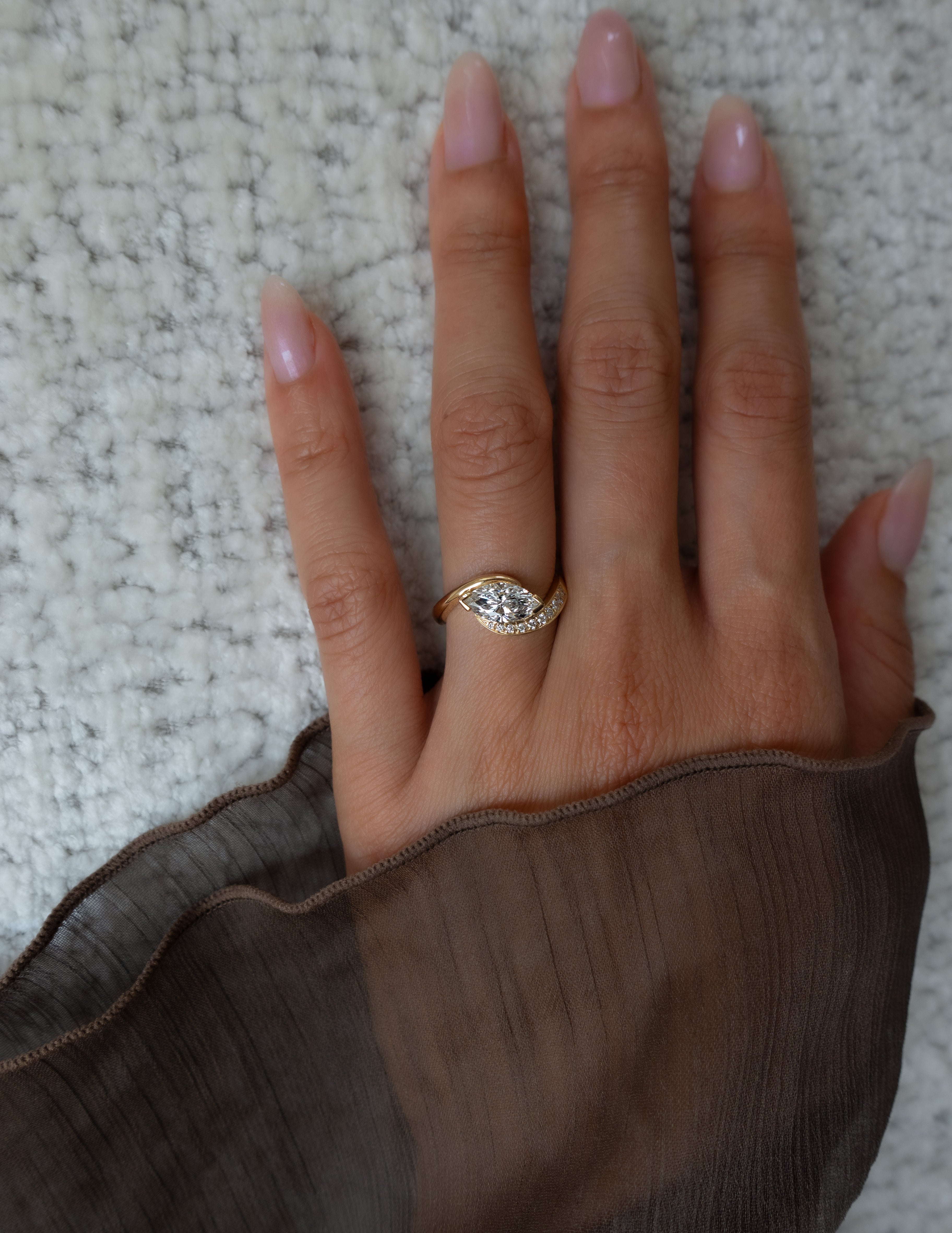 Solitaire-Oval Lab Grown Diamond Engagement Ring