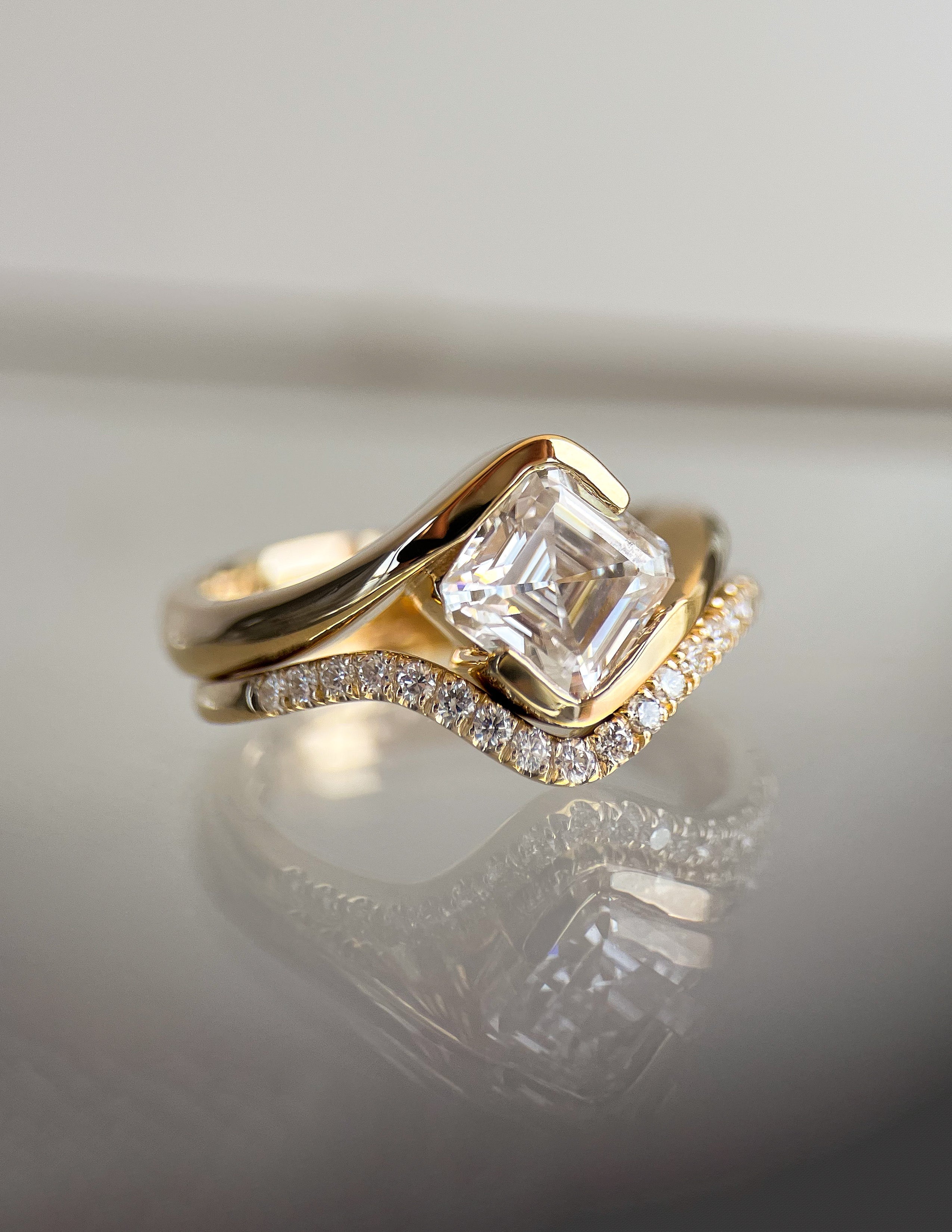 Solitaire Rapture & Pave Band- Oval Lab Grown Diamond Bridal Set