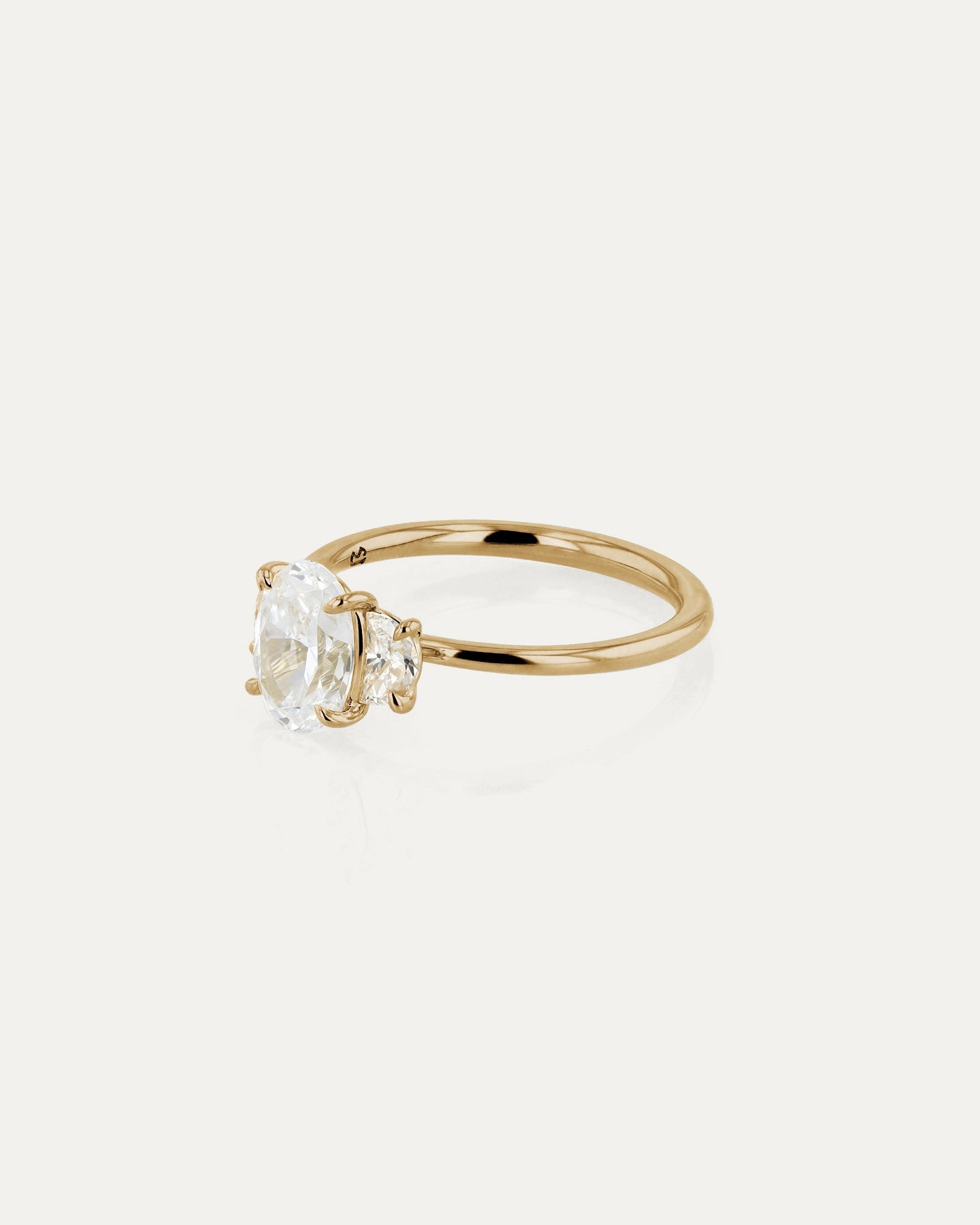 Solitaire-Oval Lab Grown Diamond Engagement Ring