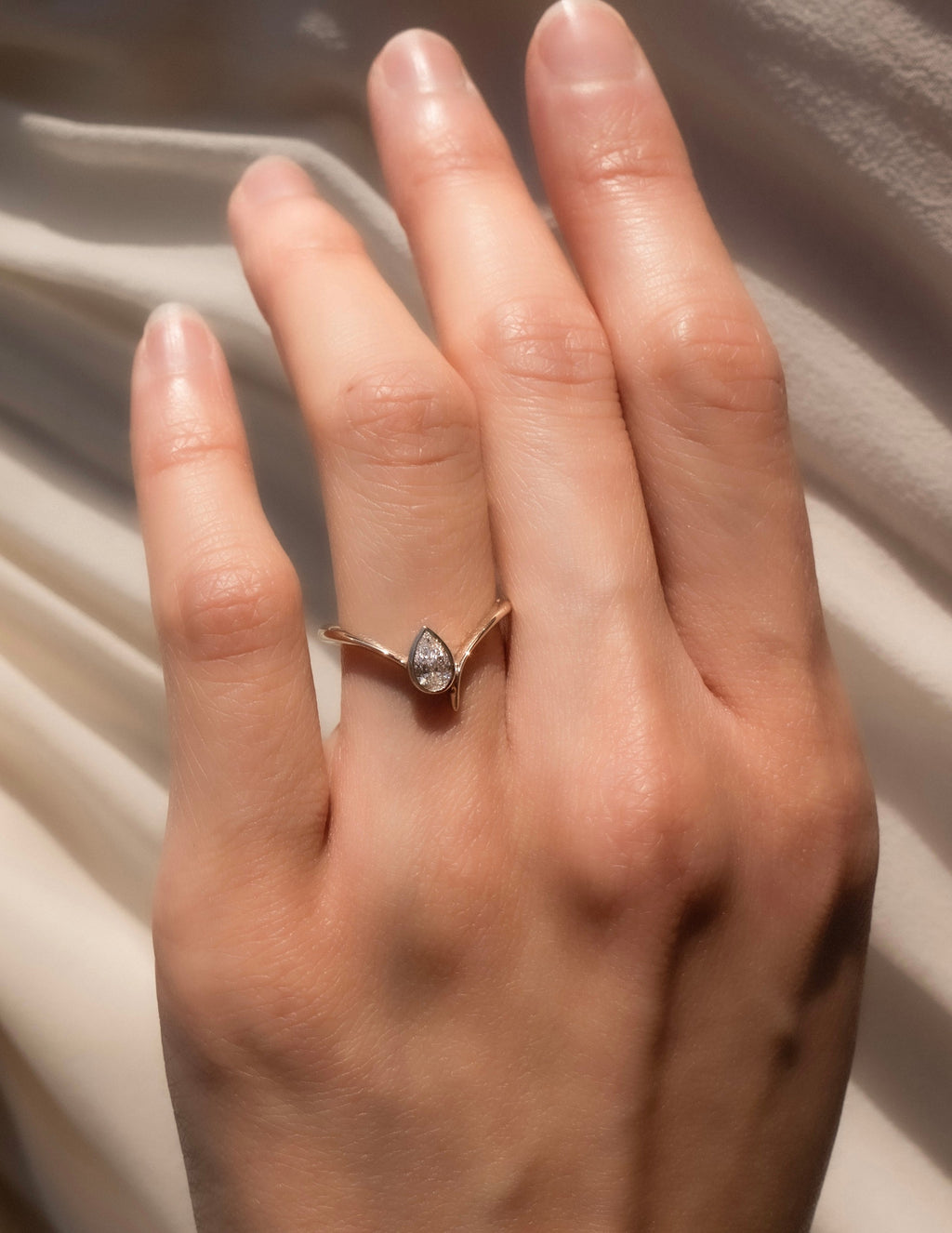 Solitaire-Oval Lab Grown Diamond Engagement Ring