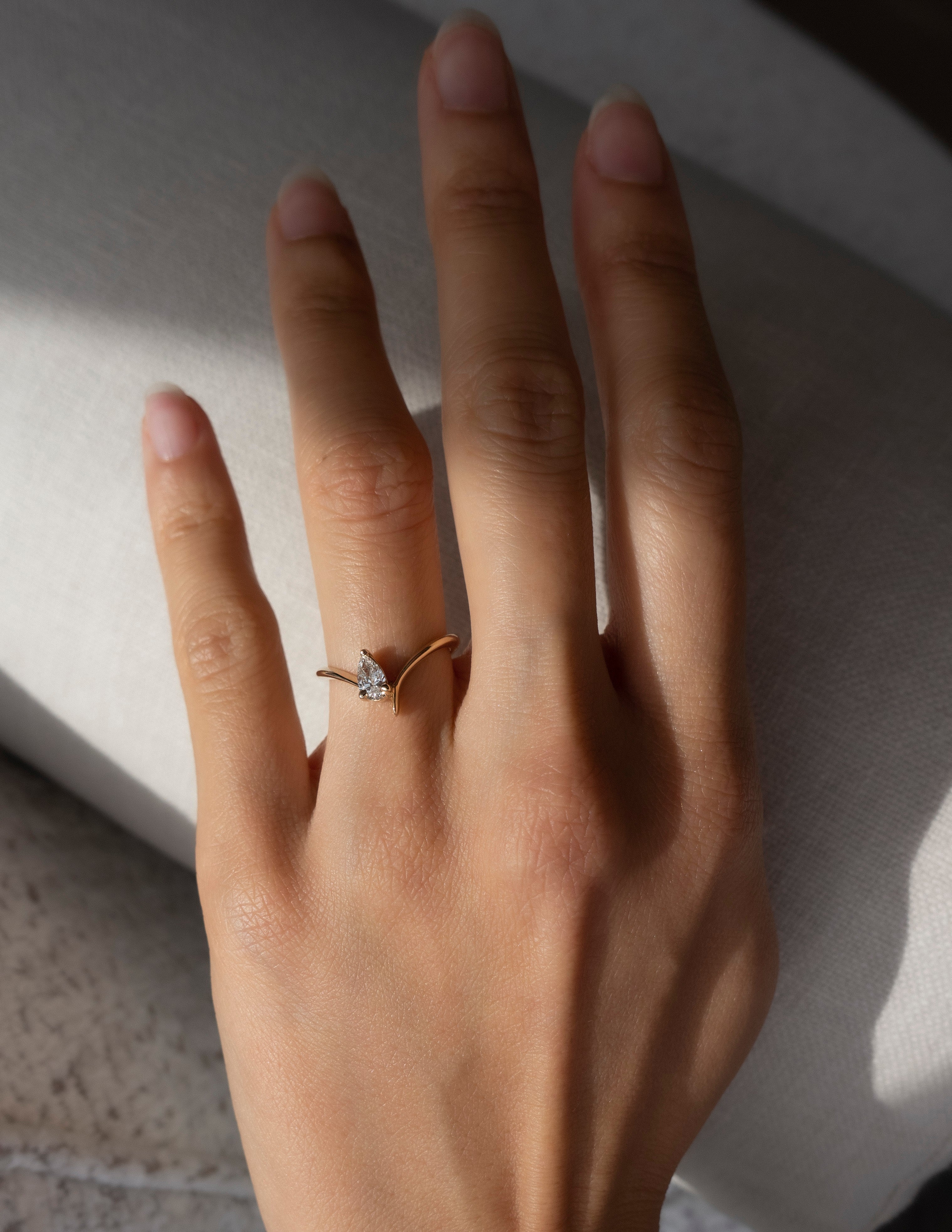 Solitaire-Oval Lab Grown Diamond Engagement Ring