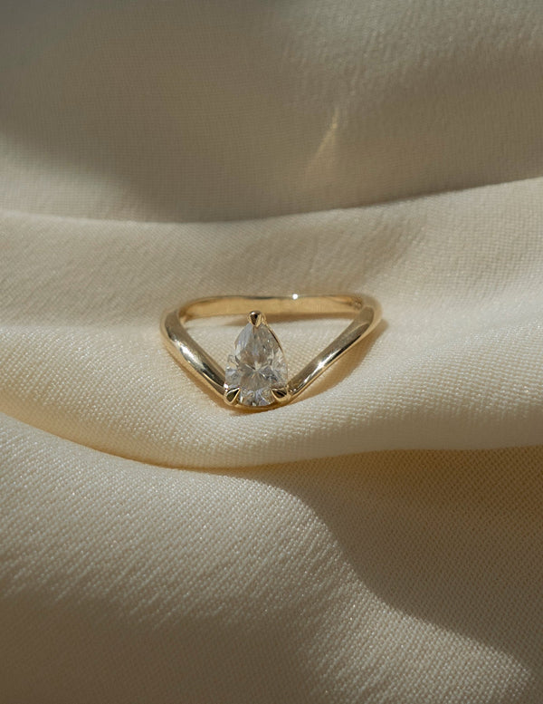 Solitaire Curved Shank-Pear Lab Grown Diamond Engagement Ring - Solitaire-Oval Lab Grown Diamond Engagement Ring