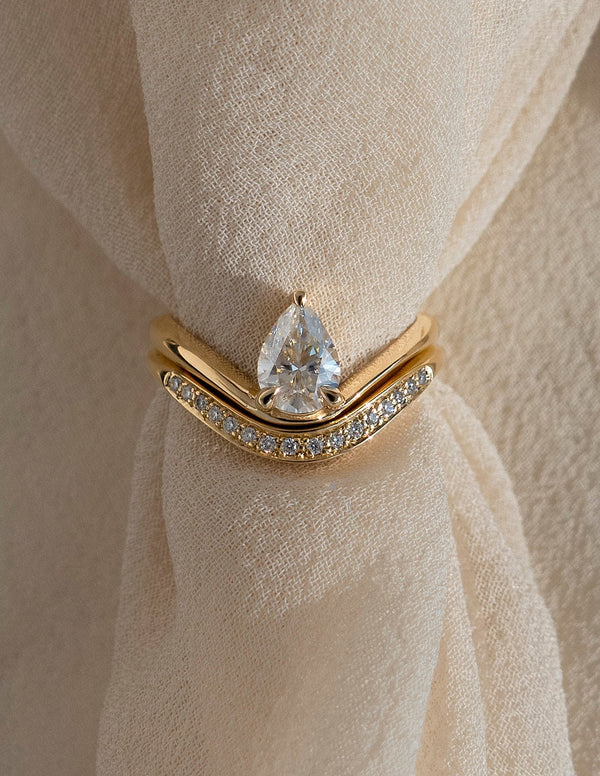 Solitaire Curved Shank-Pear Lab Grown Diamond Engagement Ring - Solitaire-Oval Lab Grown Diamond Engagement Ring