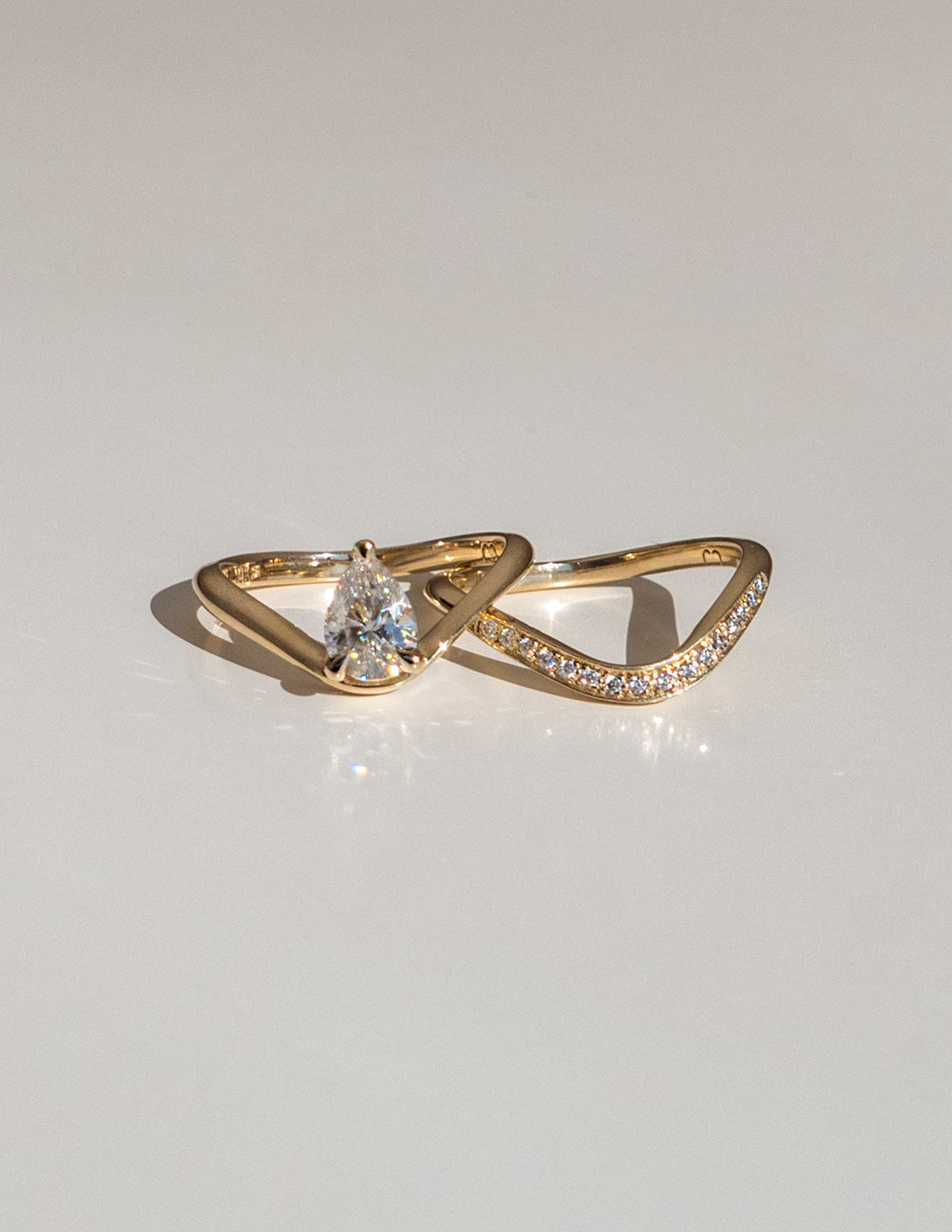 Solitaire Rapture & Pave Band- Oval Lab Grown Diamond Bridal Set