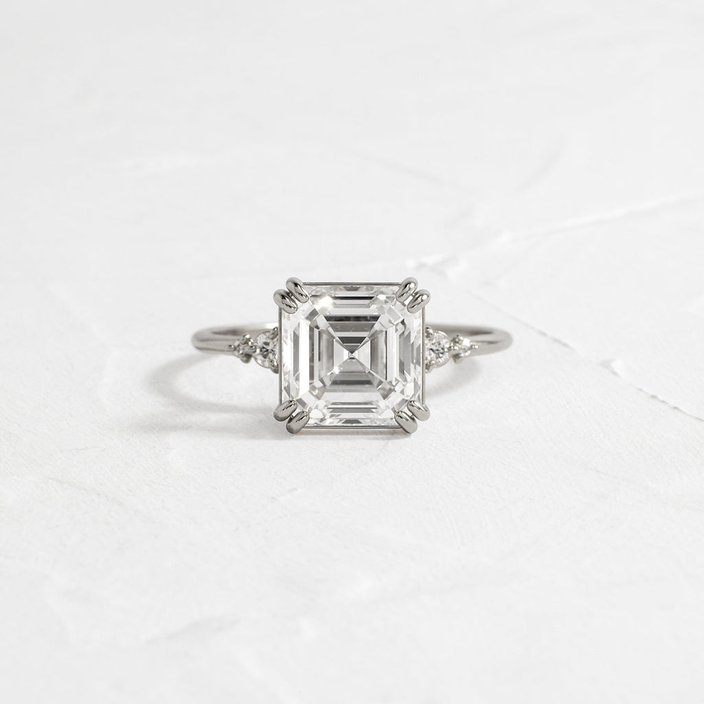 Solitaire-Oval Lab Grown Diamond Engagement Ring