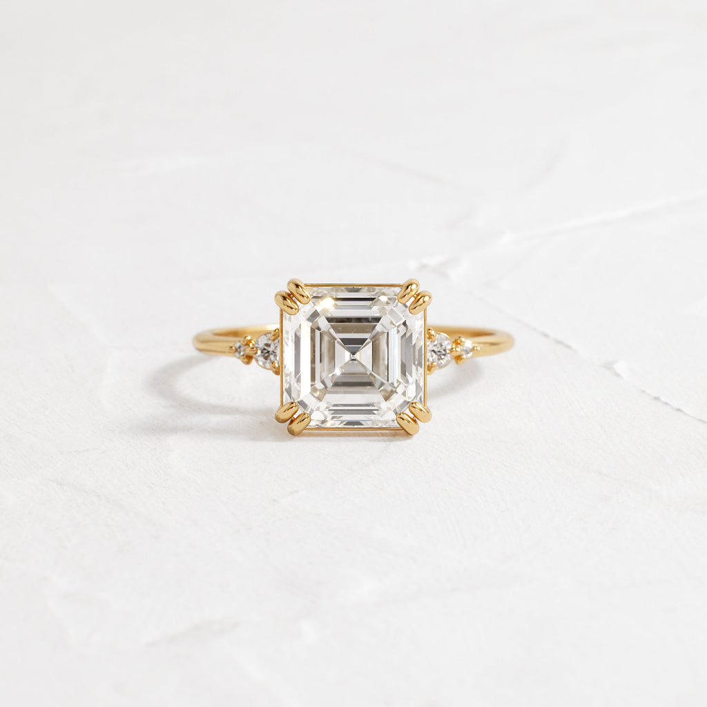 Solitaire-Oval Lab Grown Diamond Engagement Ring