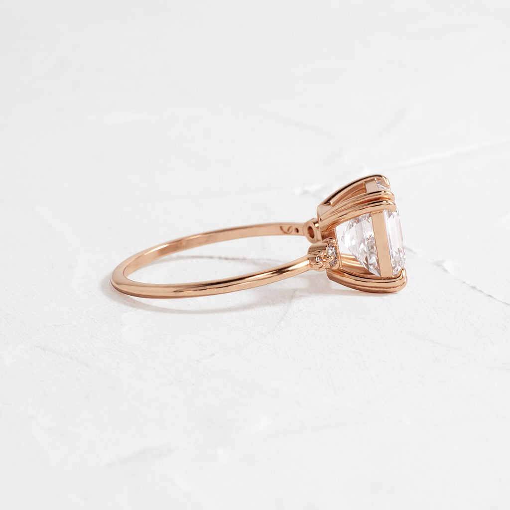 Solitaire-Oval Lab Grown Diamond Engagement Ring