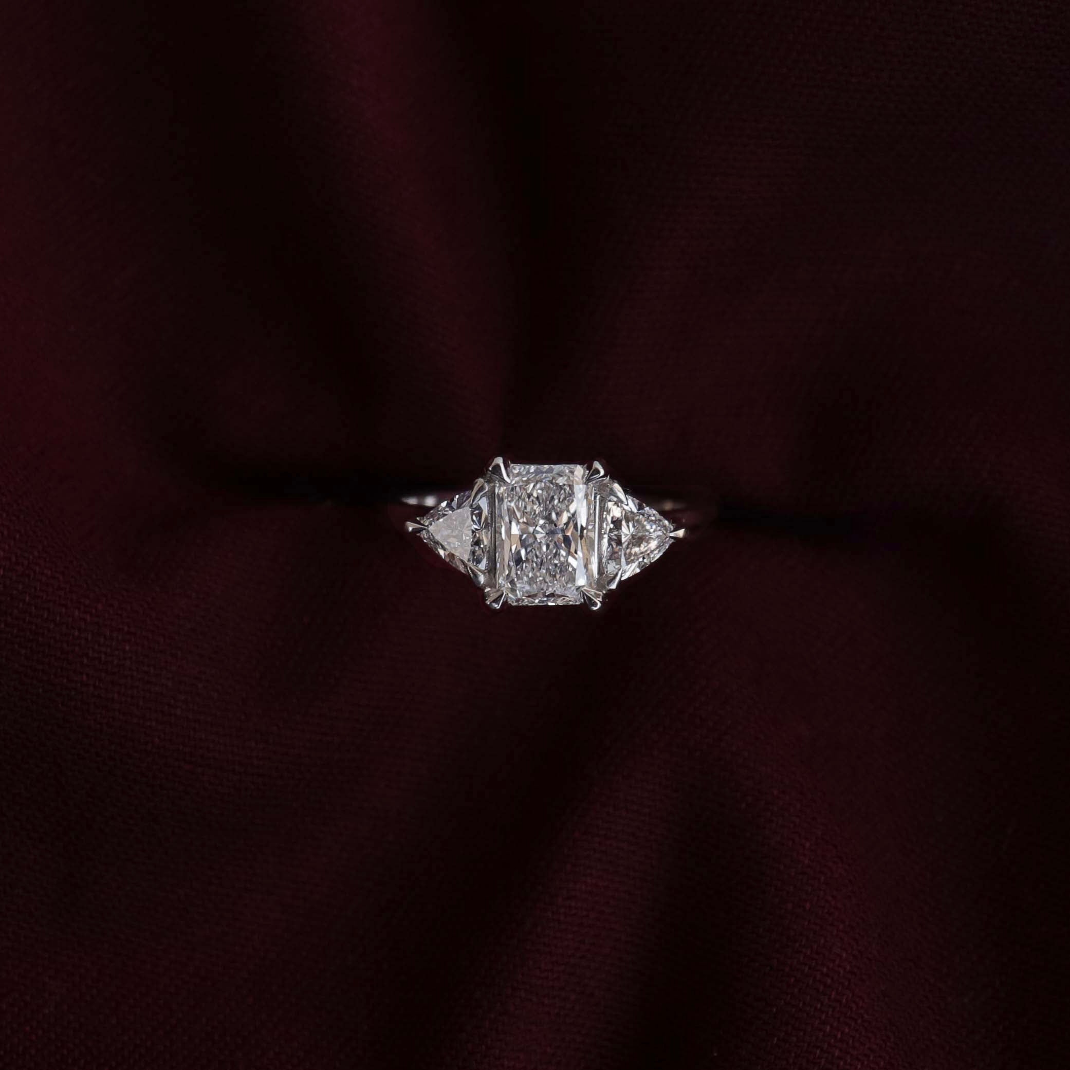 Solitaire- 1.0 CT Oval Moissanite Engagement Ring
