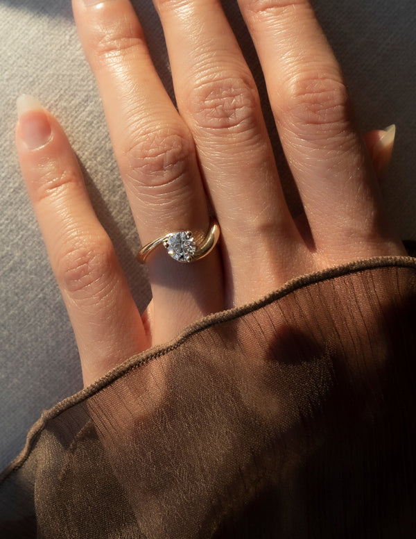 Solitaire Rapture-Round Lab Grown Diamond Engagement Ring - Solitaire-Oval Lab Grown Diamond Engagement Ring