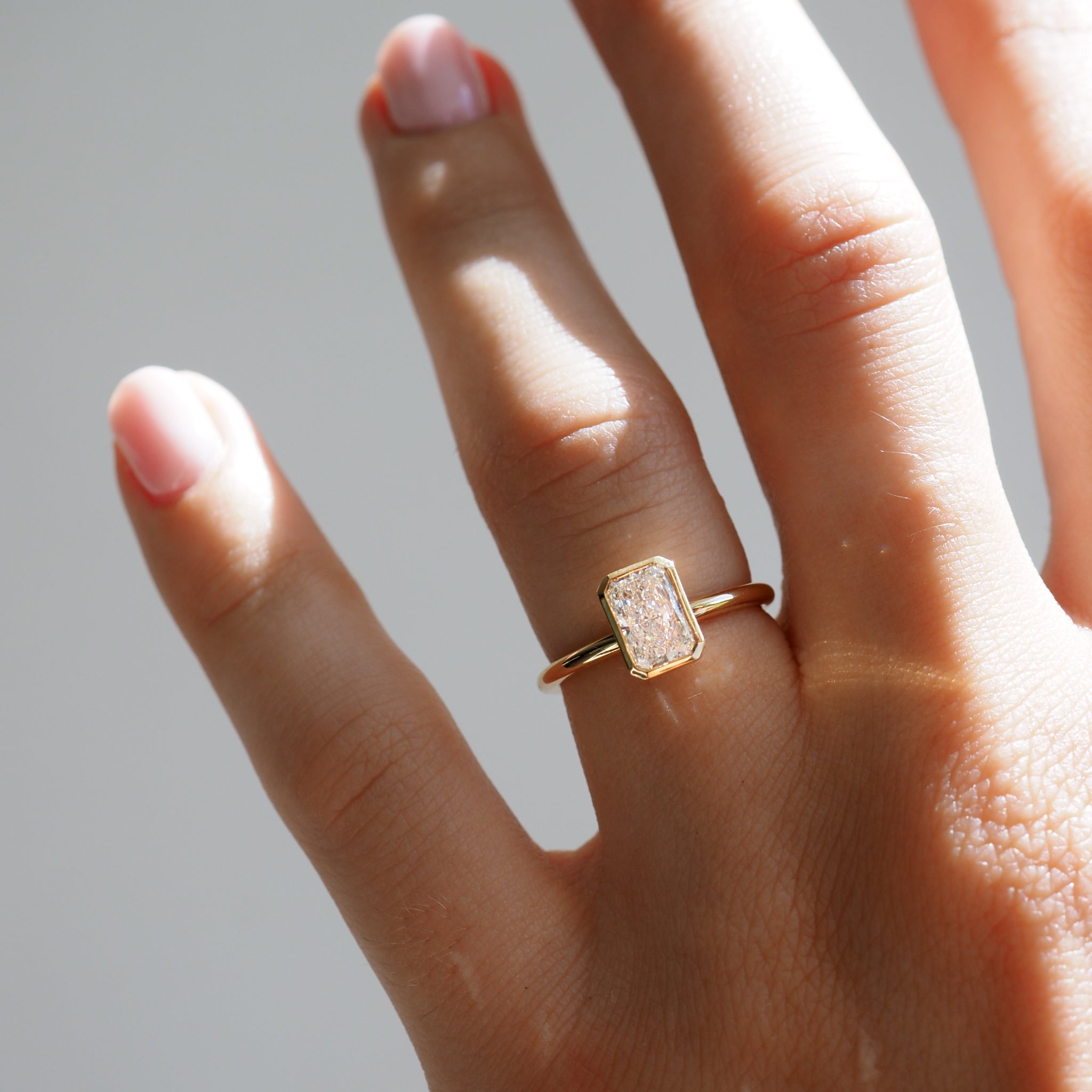 Solitaire-Oval Lab Grown Diamond Engagement Ring