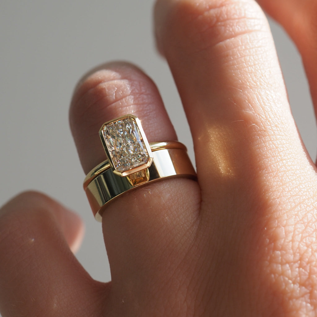 Solitaire-Oval Lab Grown Diamond Engagement Ring