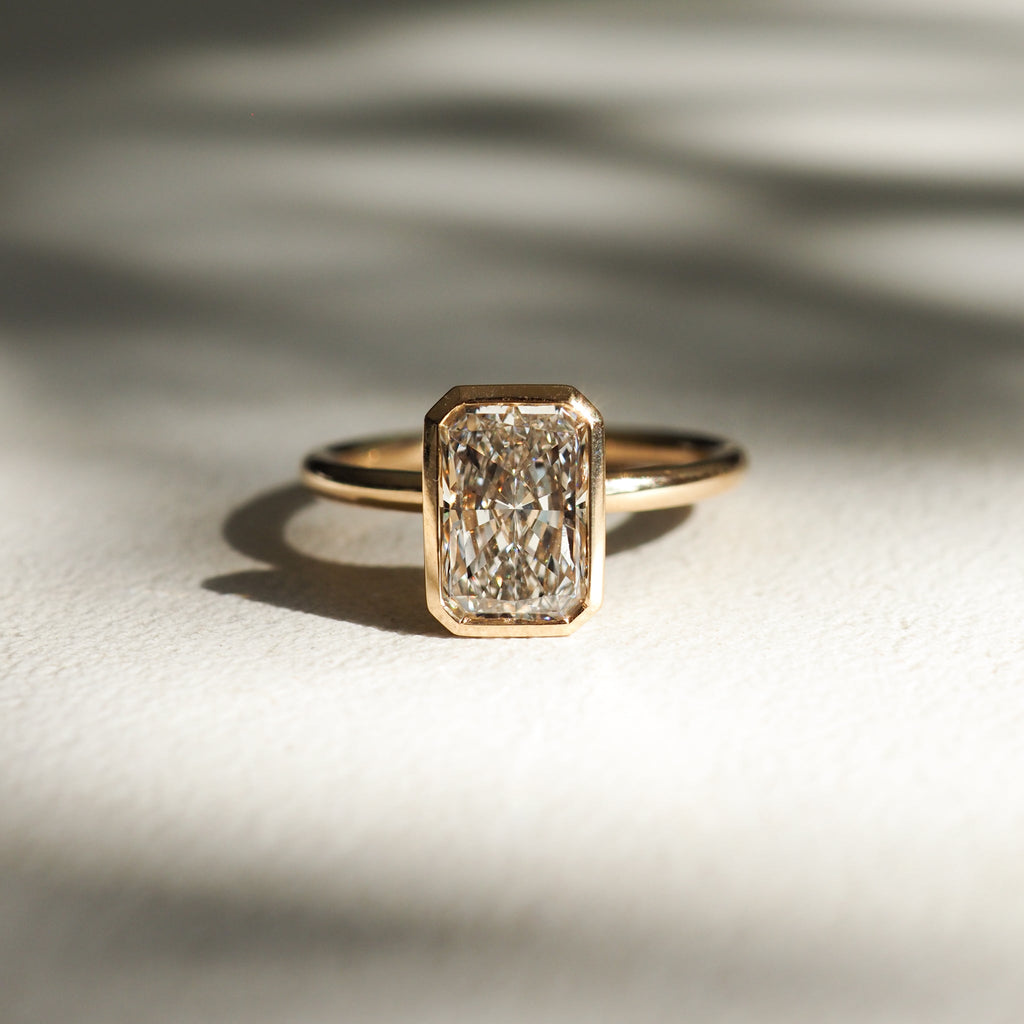 Solitaire-Oval Lab Grown Diamond Engagement Ring