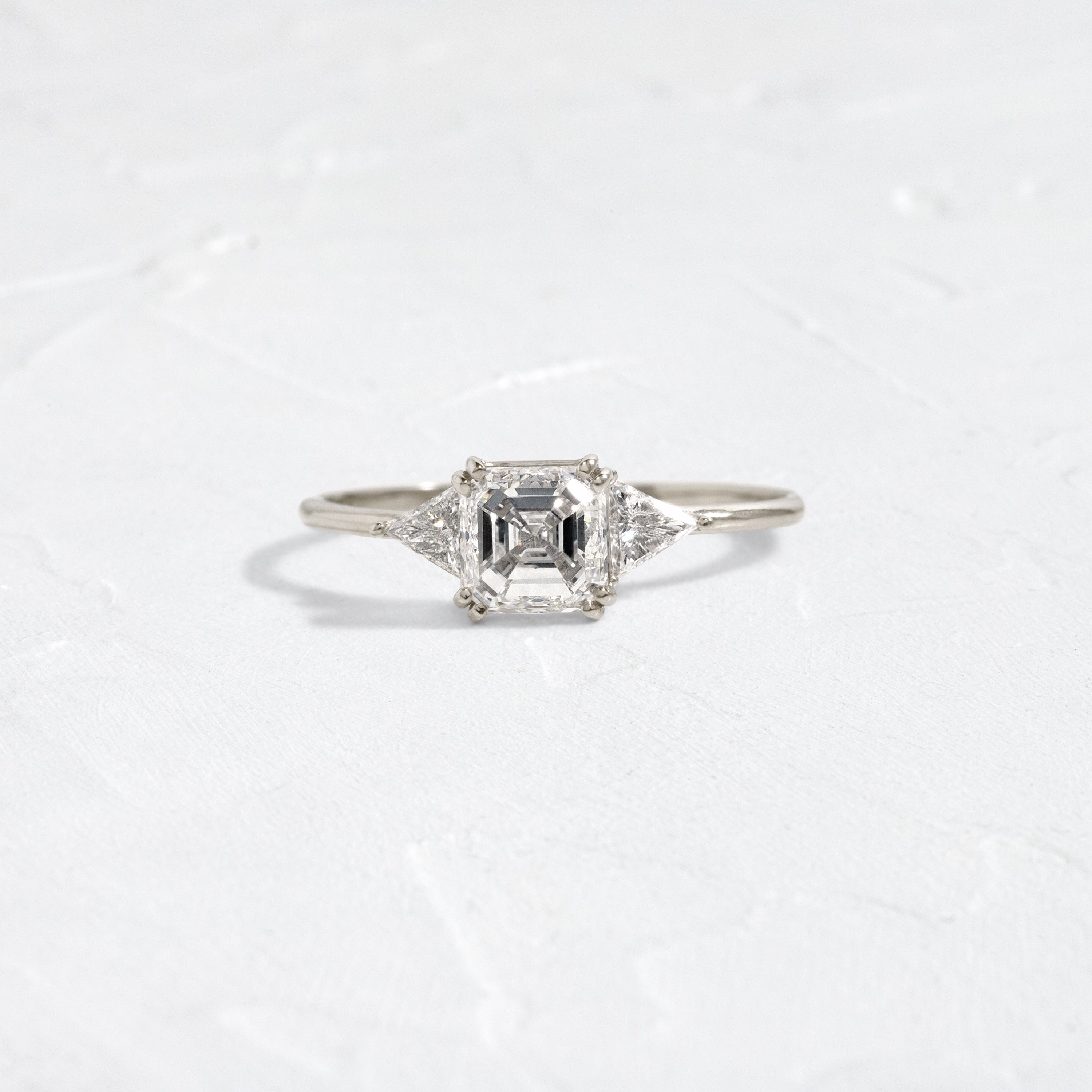 Solitaire-Oval Lab Grown Diamond Engagement Ring