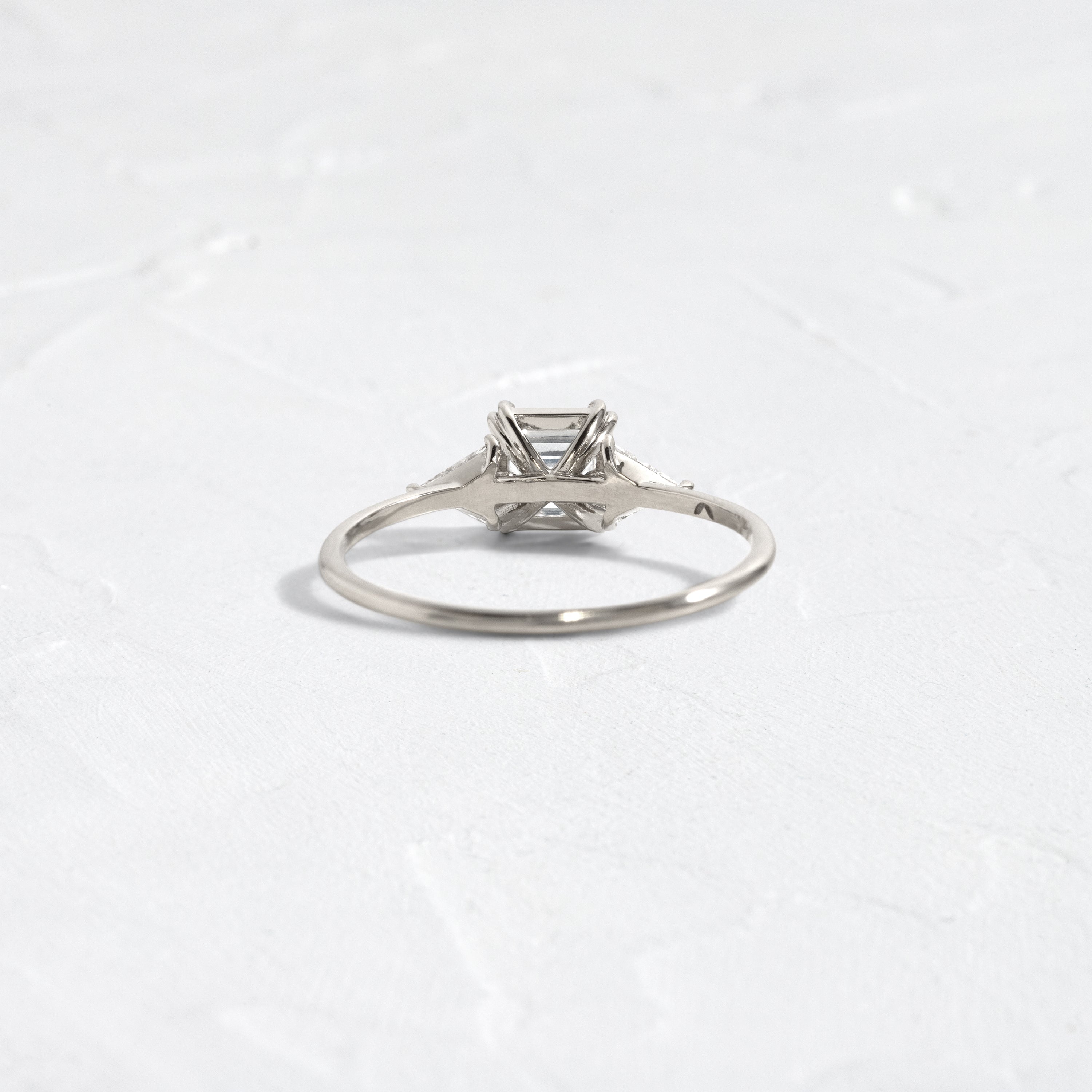 Solitaire-Oval Lab Grown Diamond Engagement Ring