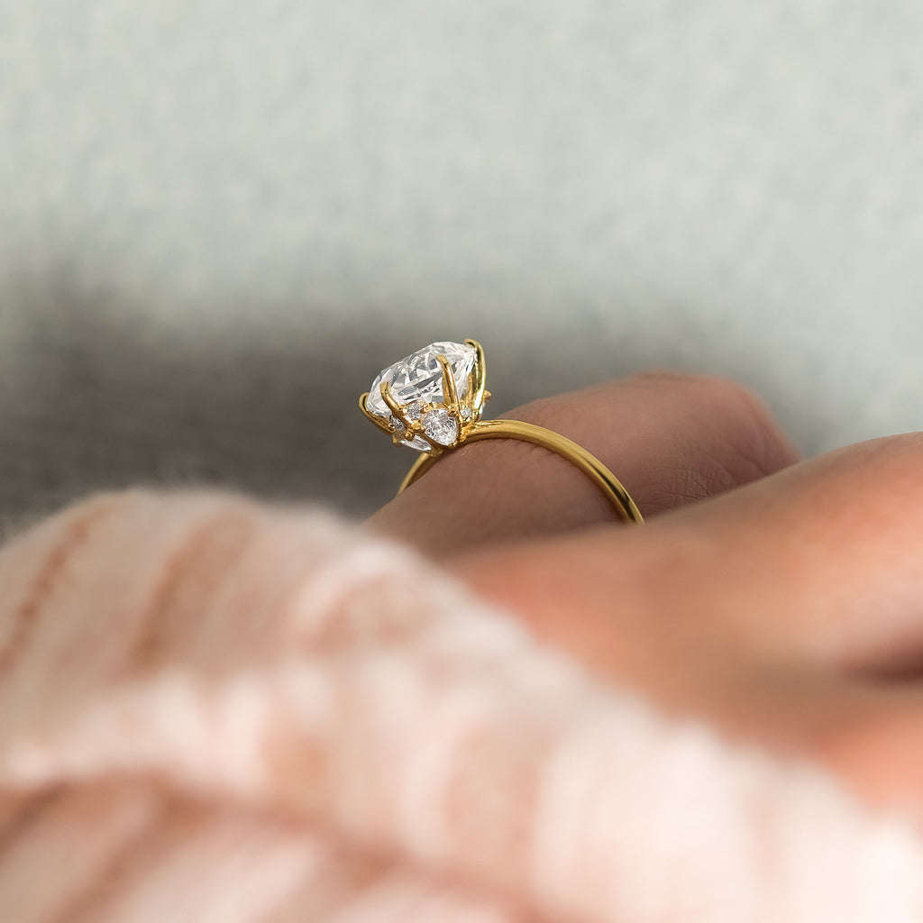 Solitaire-Oval Lab Grown Diamond Engagement Ring