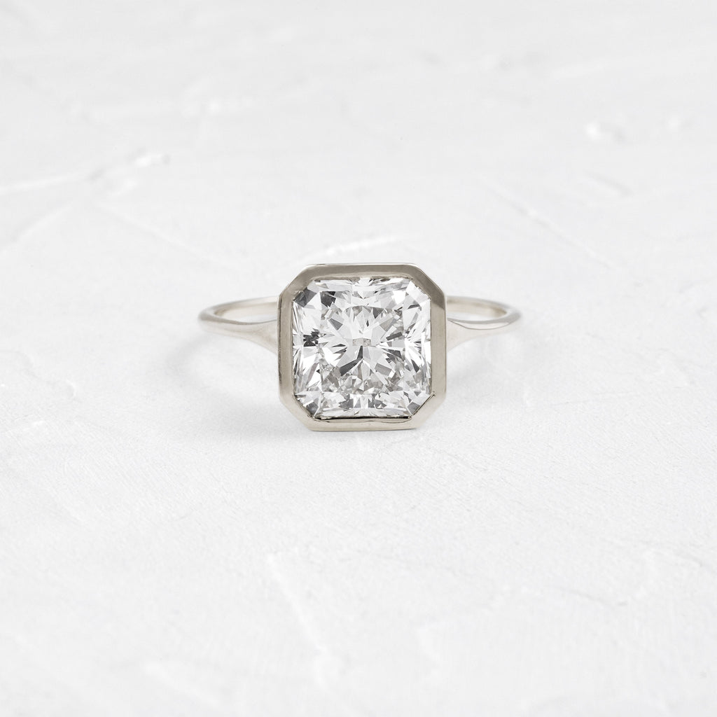 Solitaire-Oval Lab Grown Diamond Engagement Ring