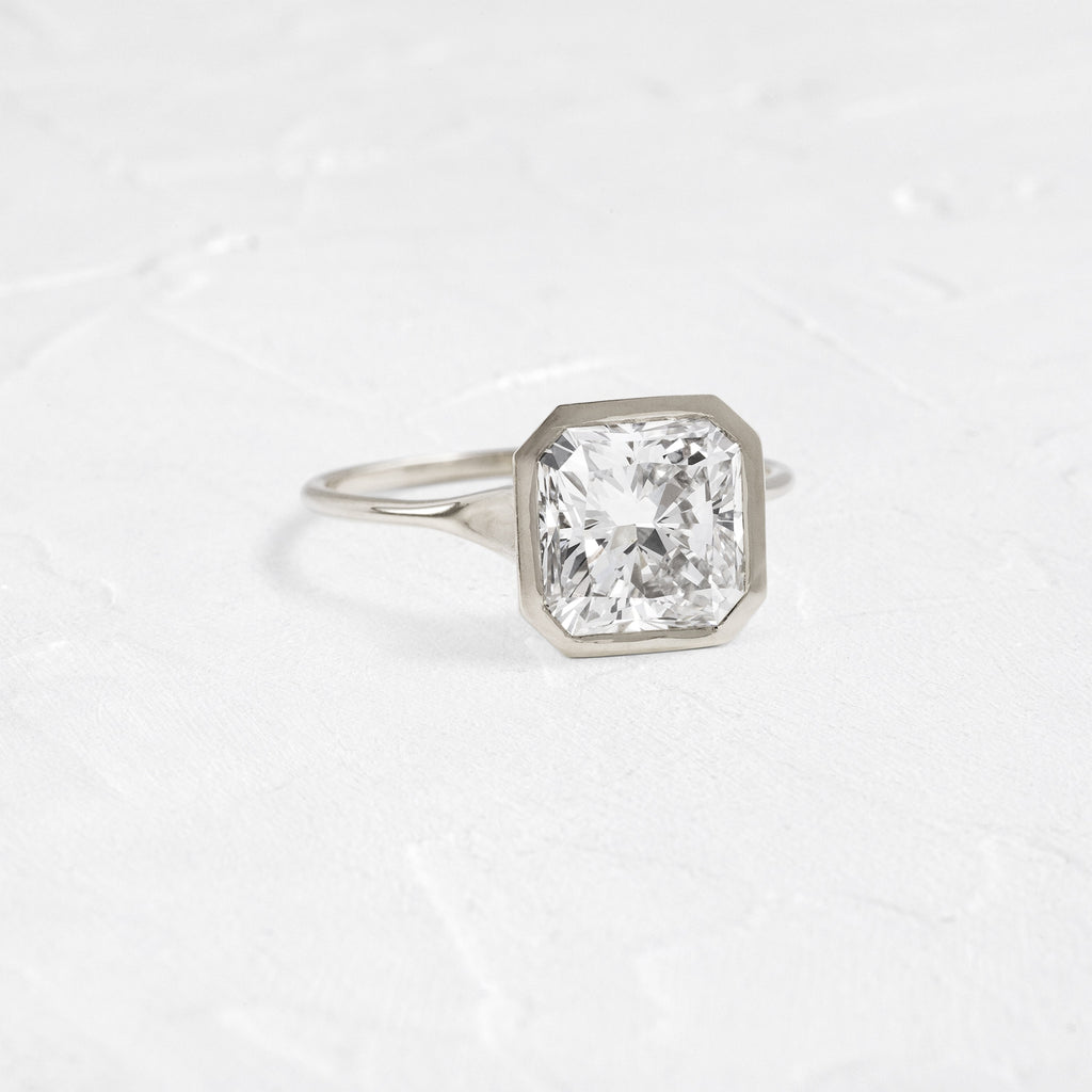 Solitaire-Oval Lab Grown Diamond Engagement Ring