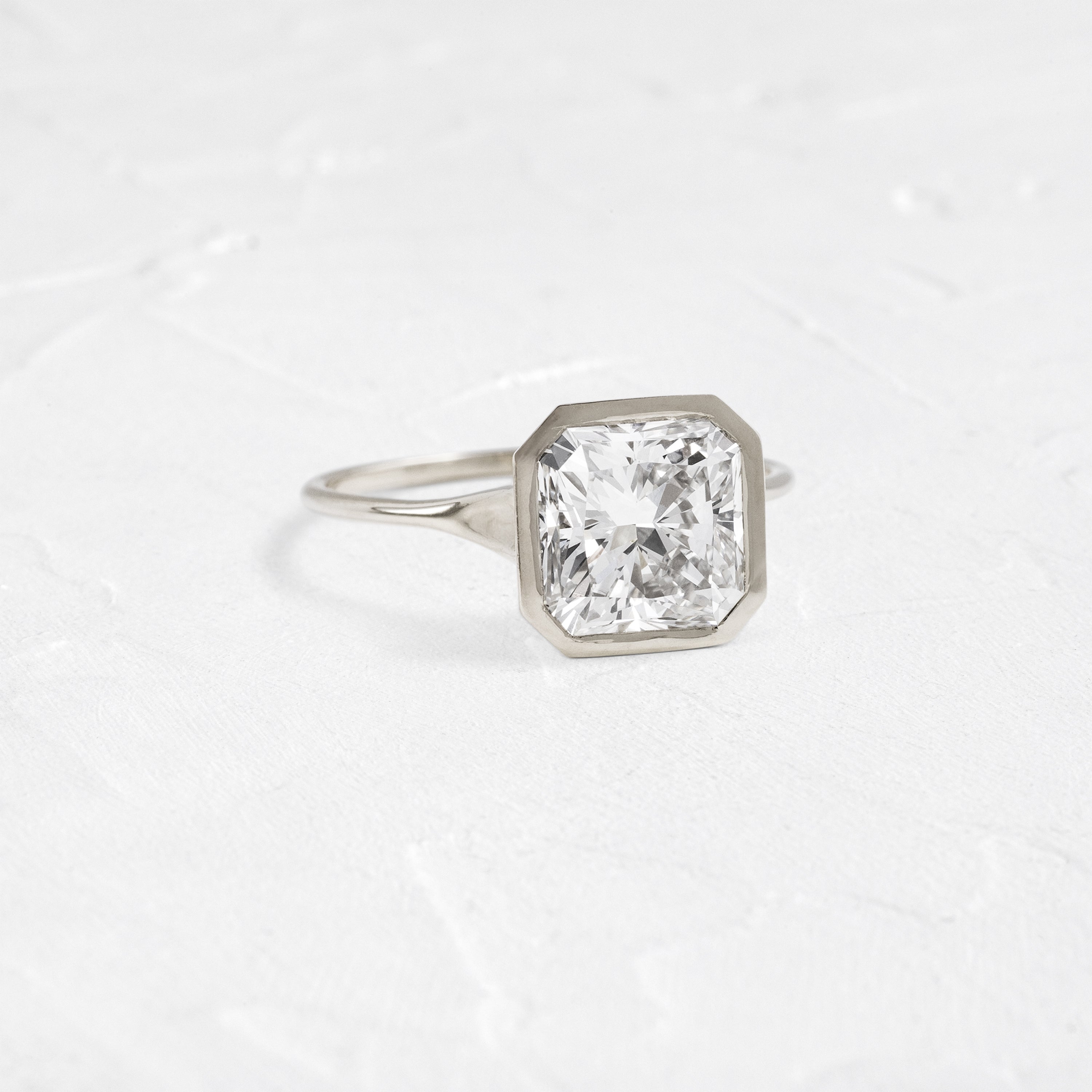 Solitaire-Oval Lab Grown Diamond Engagement Ring