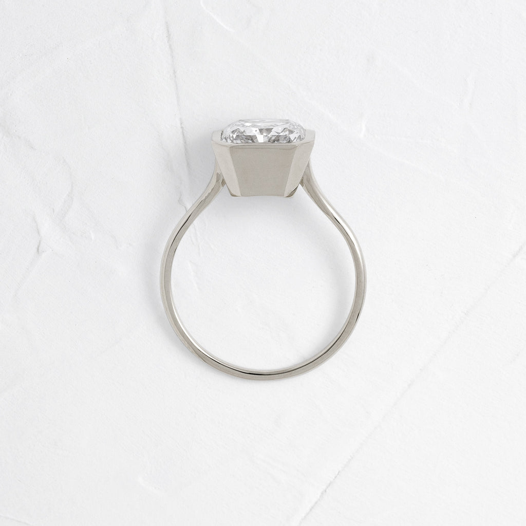 Solitaire-Oval Lab Grown Diamond Engagement Ring
