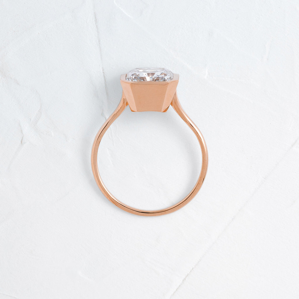 Solitaire-Oval Lab Grown Diamond Engagement Ring