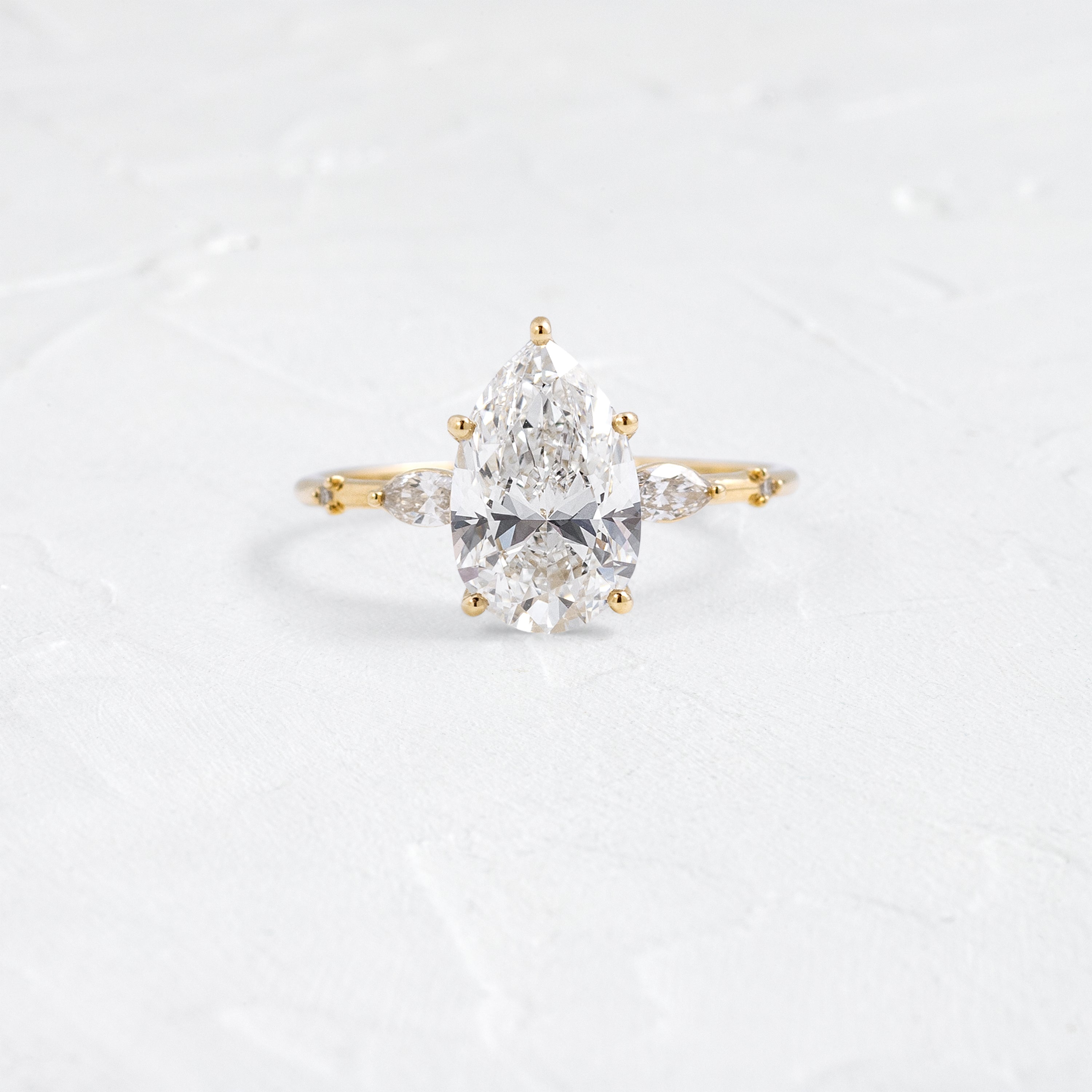 Solitaire-Oval Lab Grown Diamond Engagement Ring