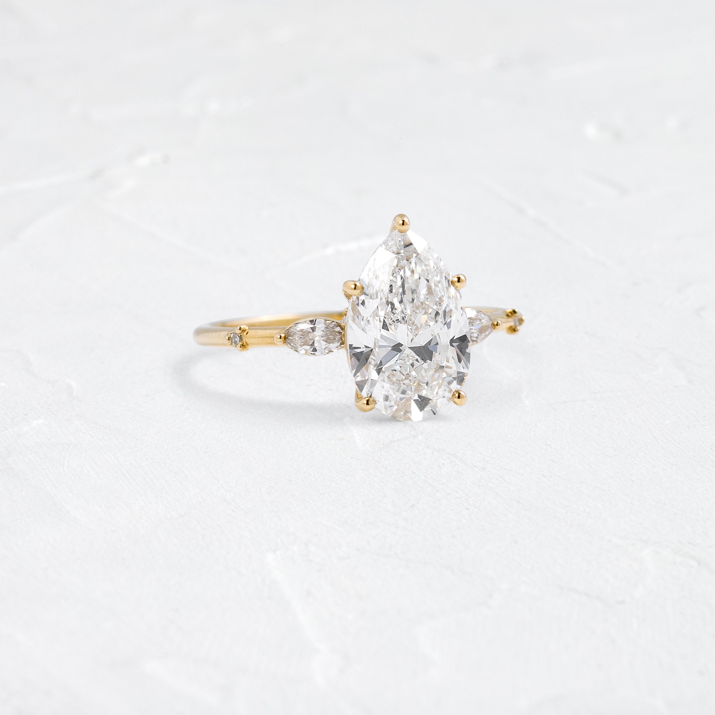 Solitaire-Oval Lab Grown Diamond Engagement Ring