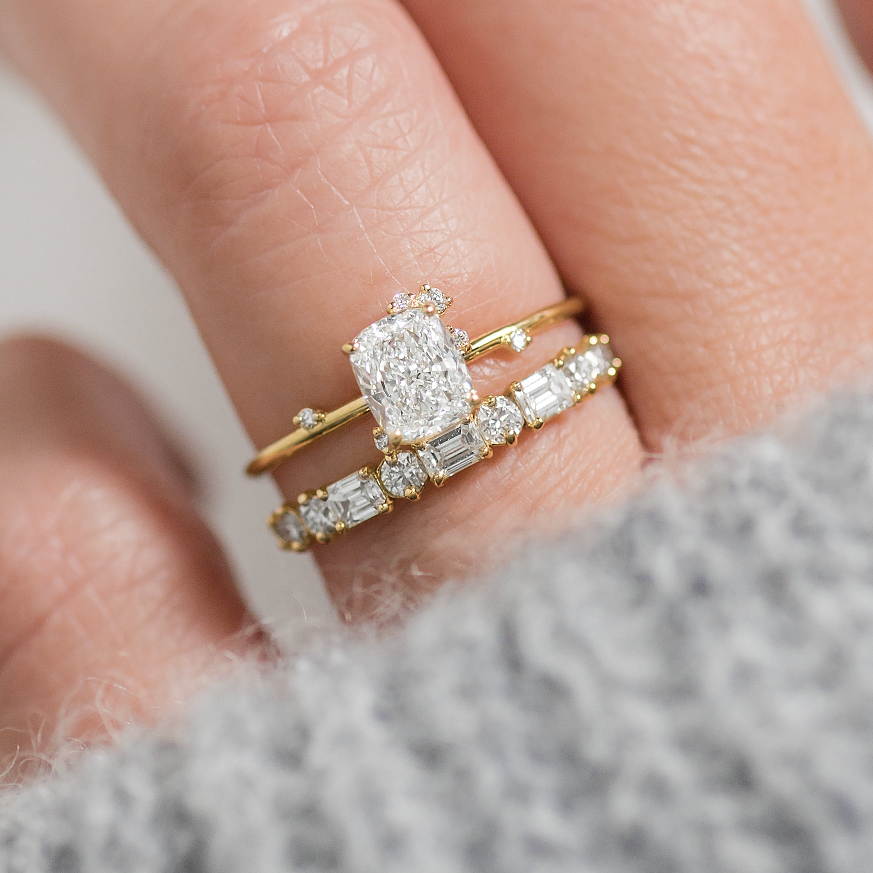 Solitaire-Oval Lab Grown Diamond Engagement Ring