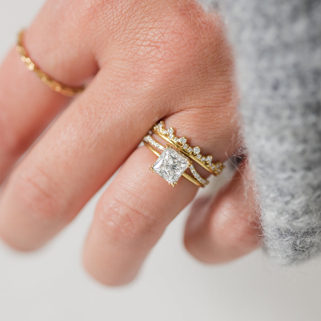 Solitaire-Oval Lab Grown Diamond Engagement Ring