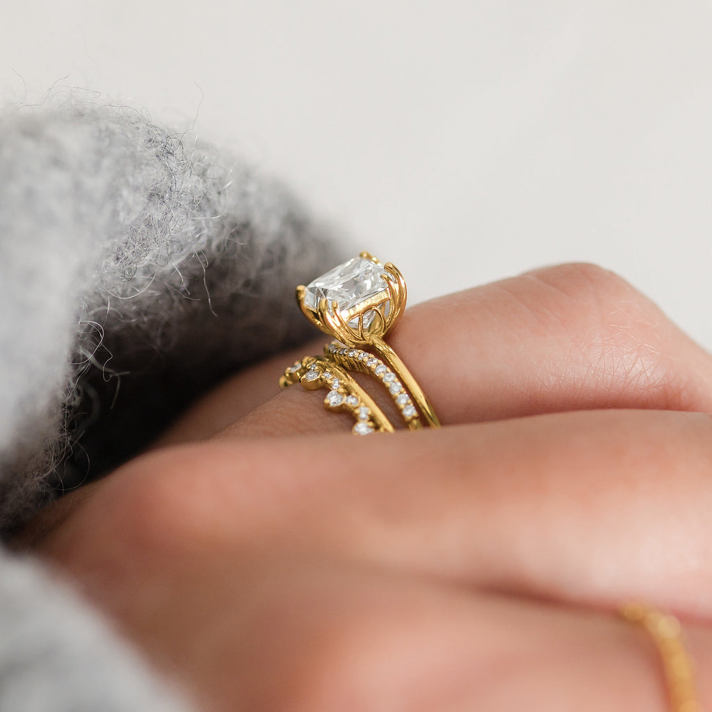 Solitaire-Oval Lab Grown Diamond Engagement Ring