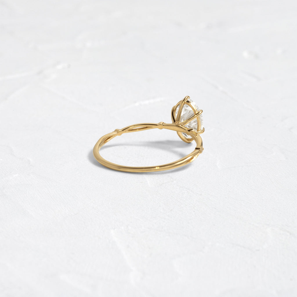Solitaire-Oval Lab Grown Diamond Engagement Ring