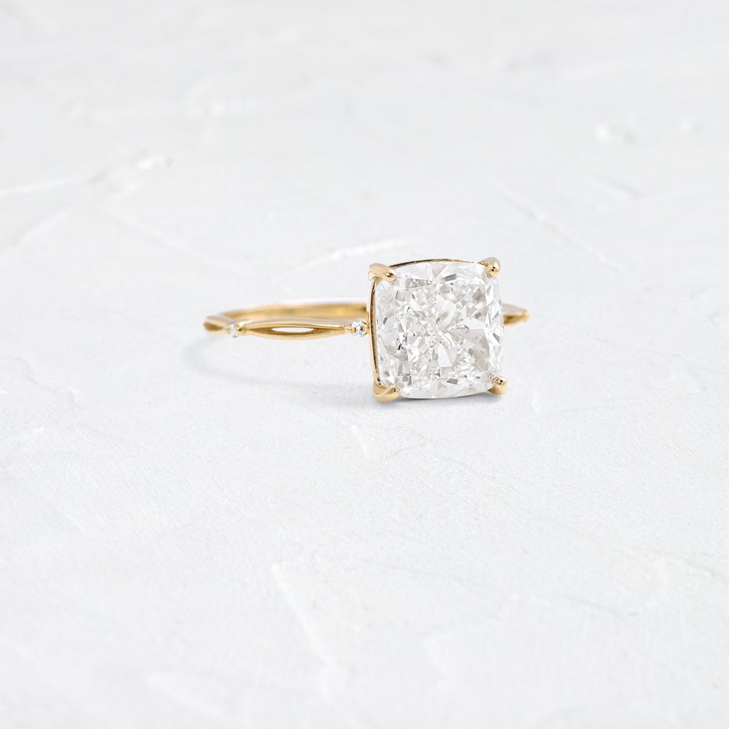 Solitaire-Oval Lab Grown Diamond Engagement Ring