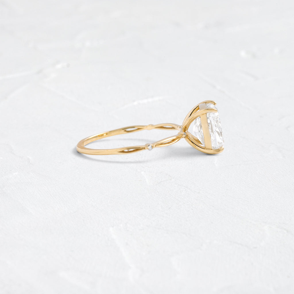 Solitaire-Oval Lab Grown Diamond Engagement Ring