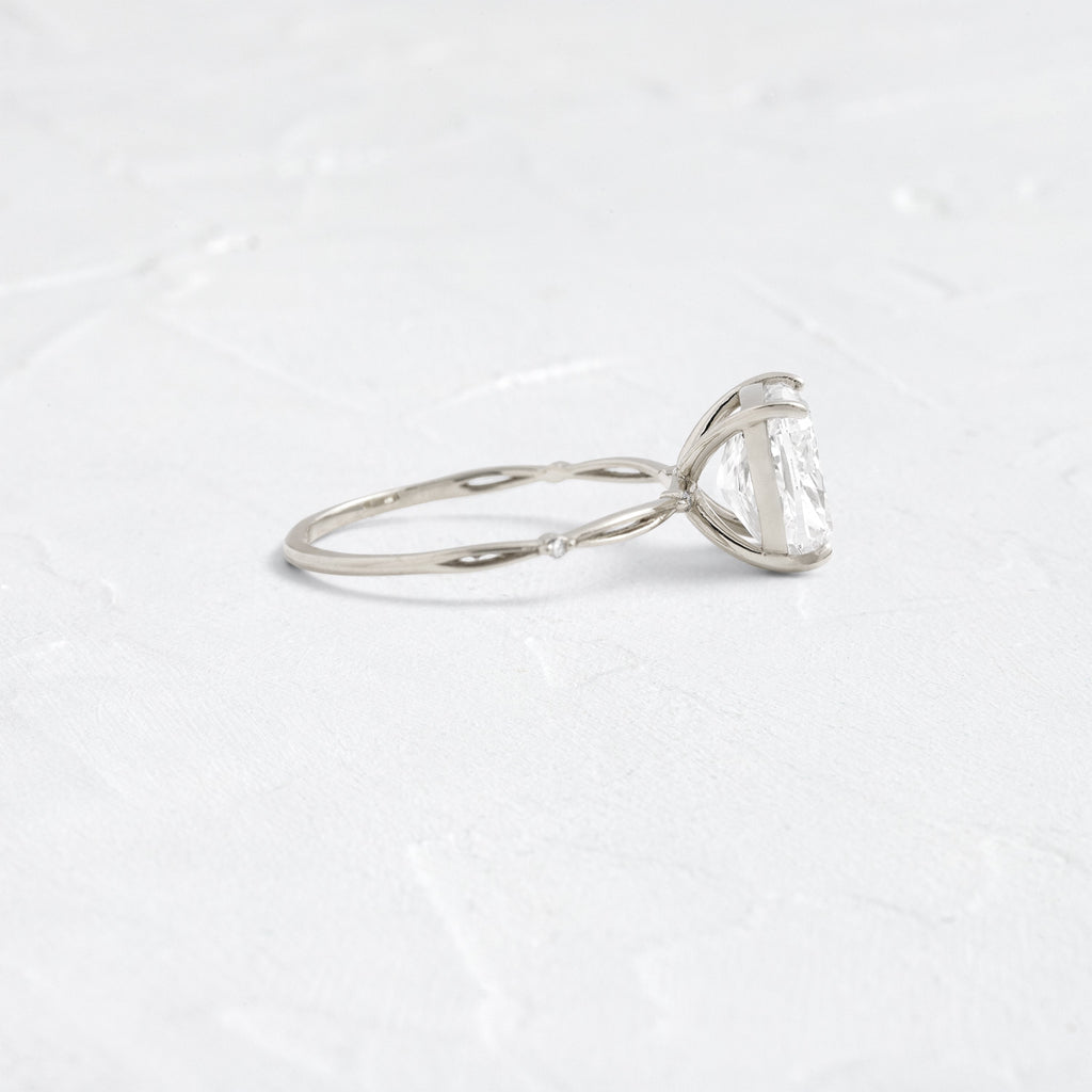 Solitaire-Oval Lab Grown Diamond Engagement Ring