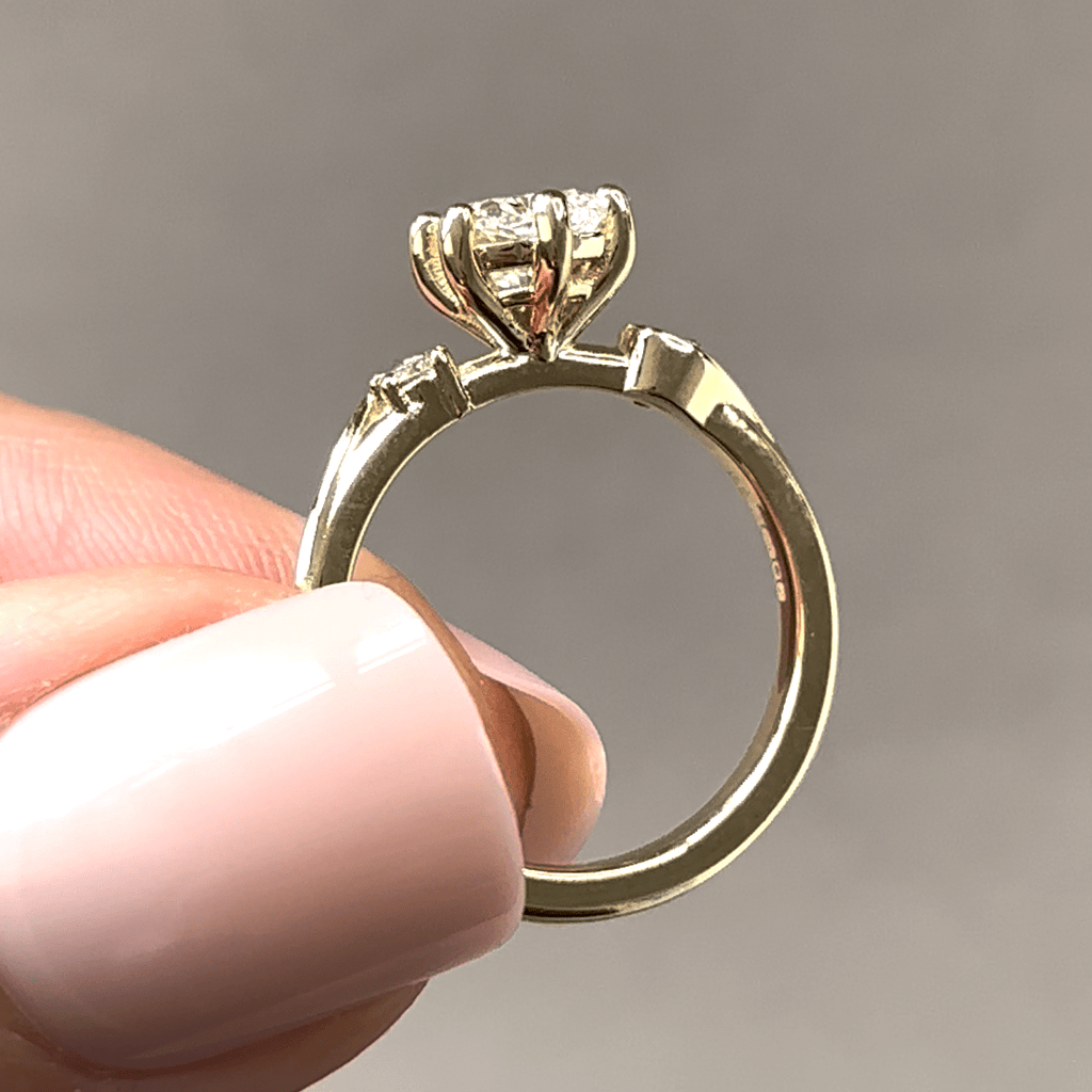 Solitaire-Oval Lab Grown Diamond Engagement Ring