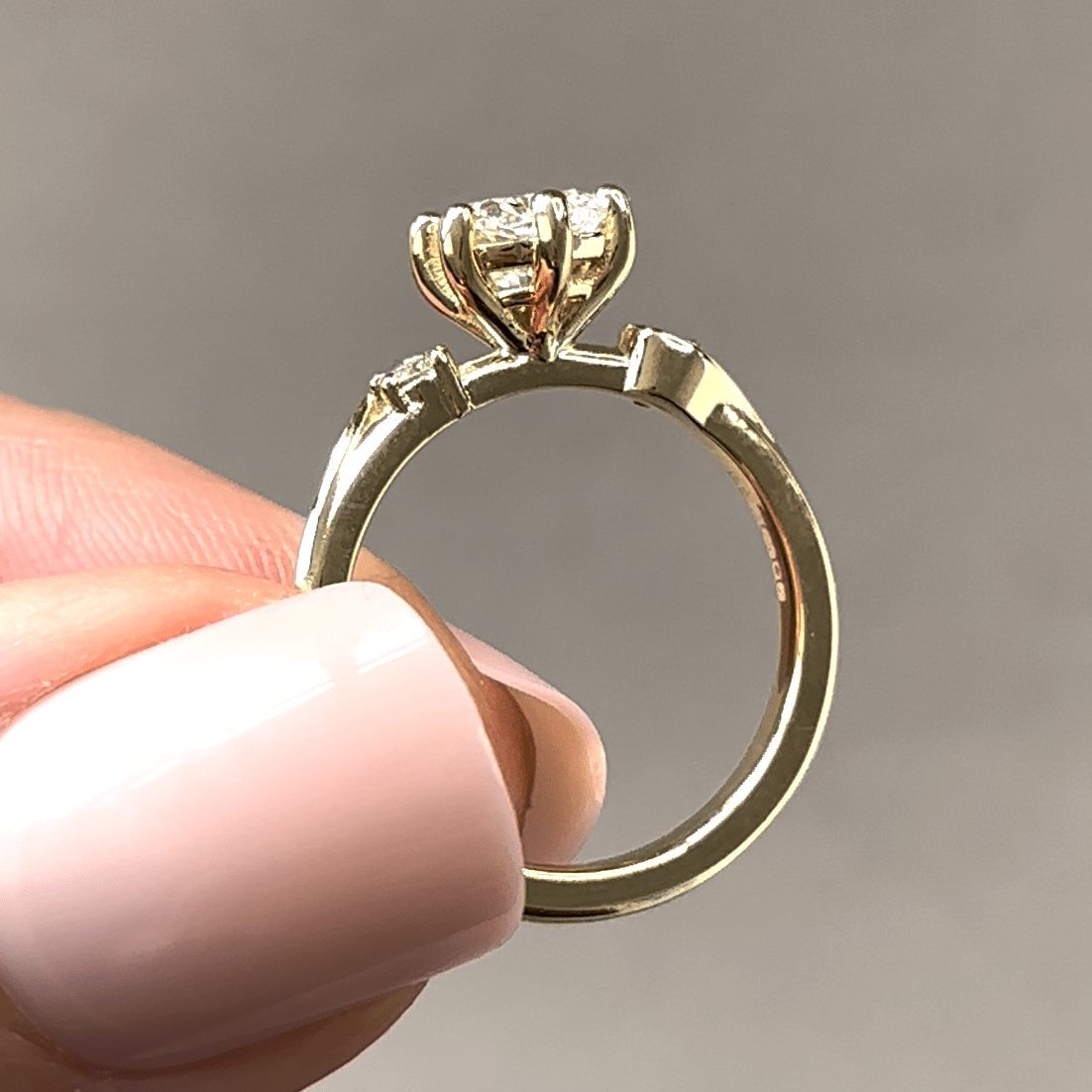 Solitaire-Oval Lab Grown Diamond Engagement Ring