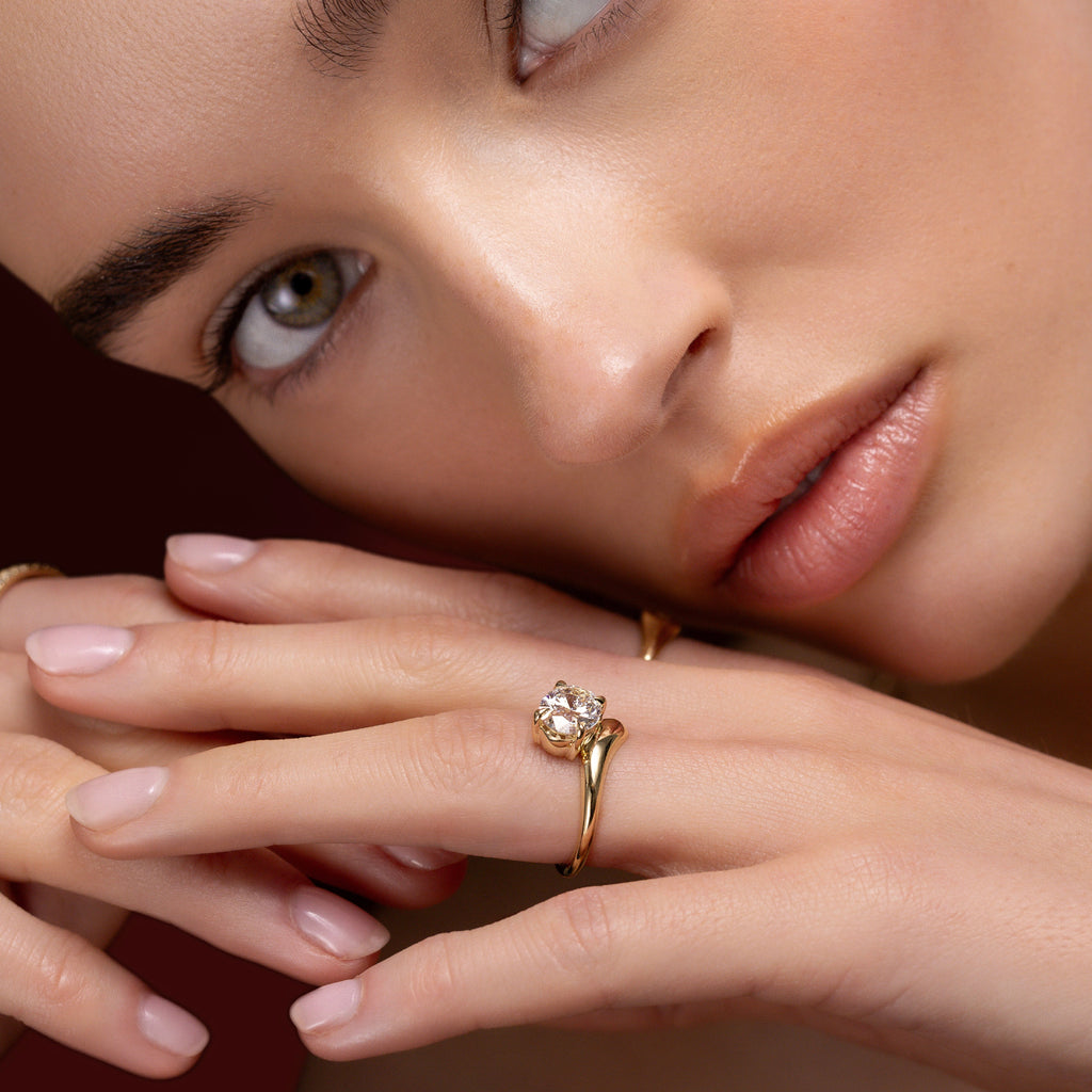 Solitaire- 1.0 CT Oval Moissanite Engagement Ring
